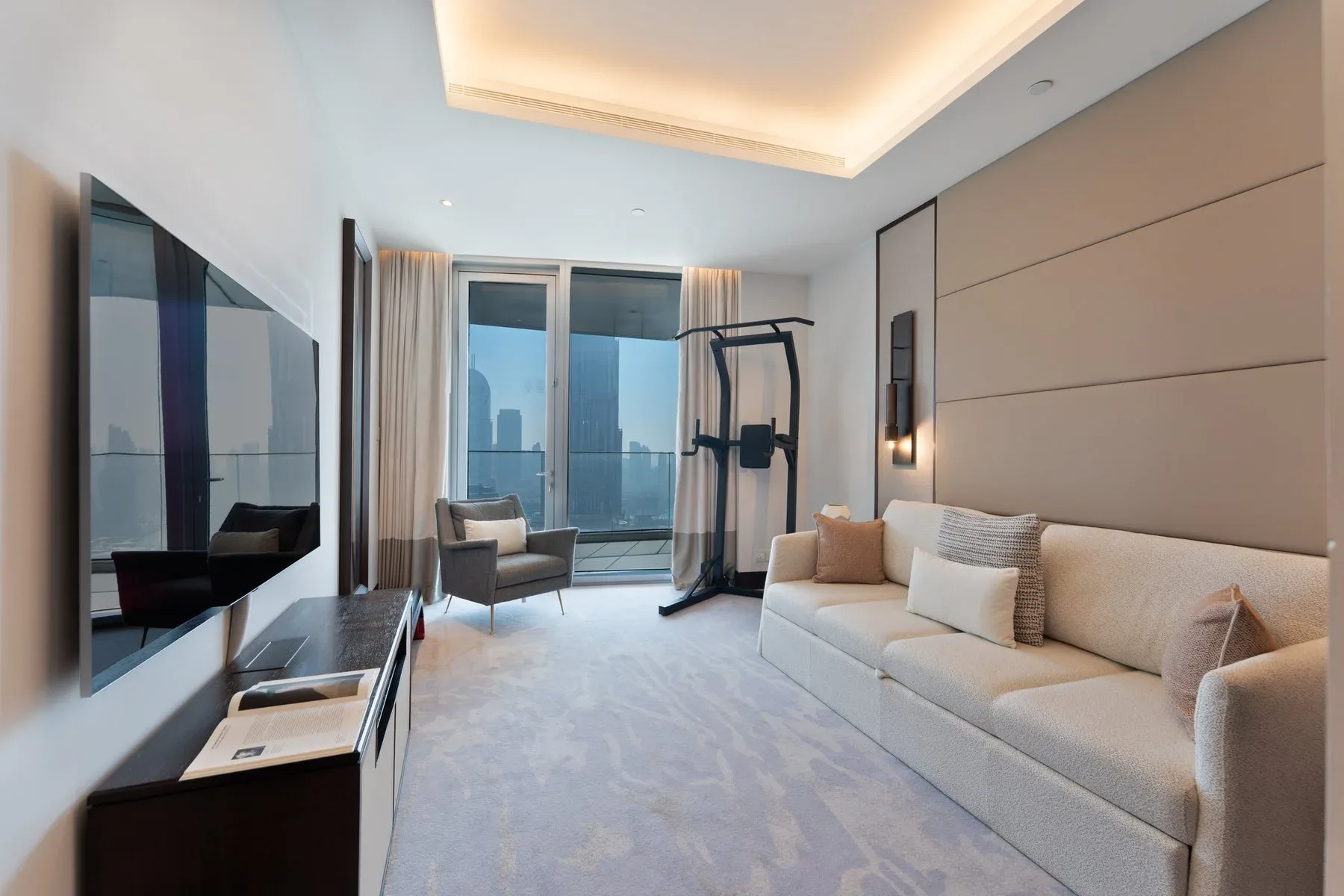 Address Sky View Apartment with Upgraded Interior — photograph 3