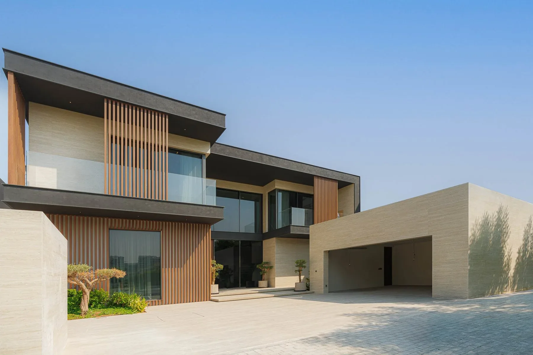 Majestic Villa on a Generous Plot in Sobha Hartland — photograph 1