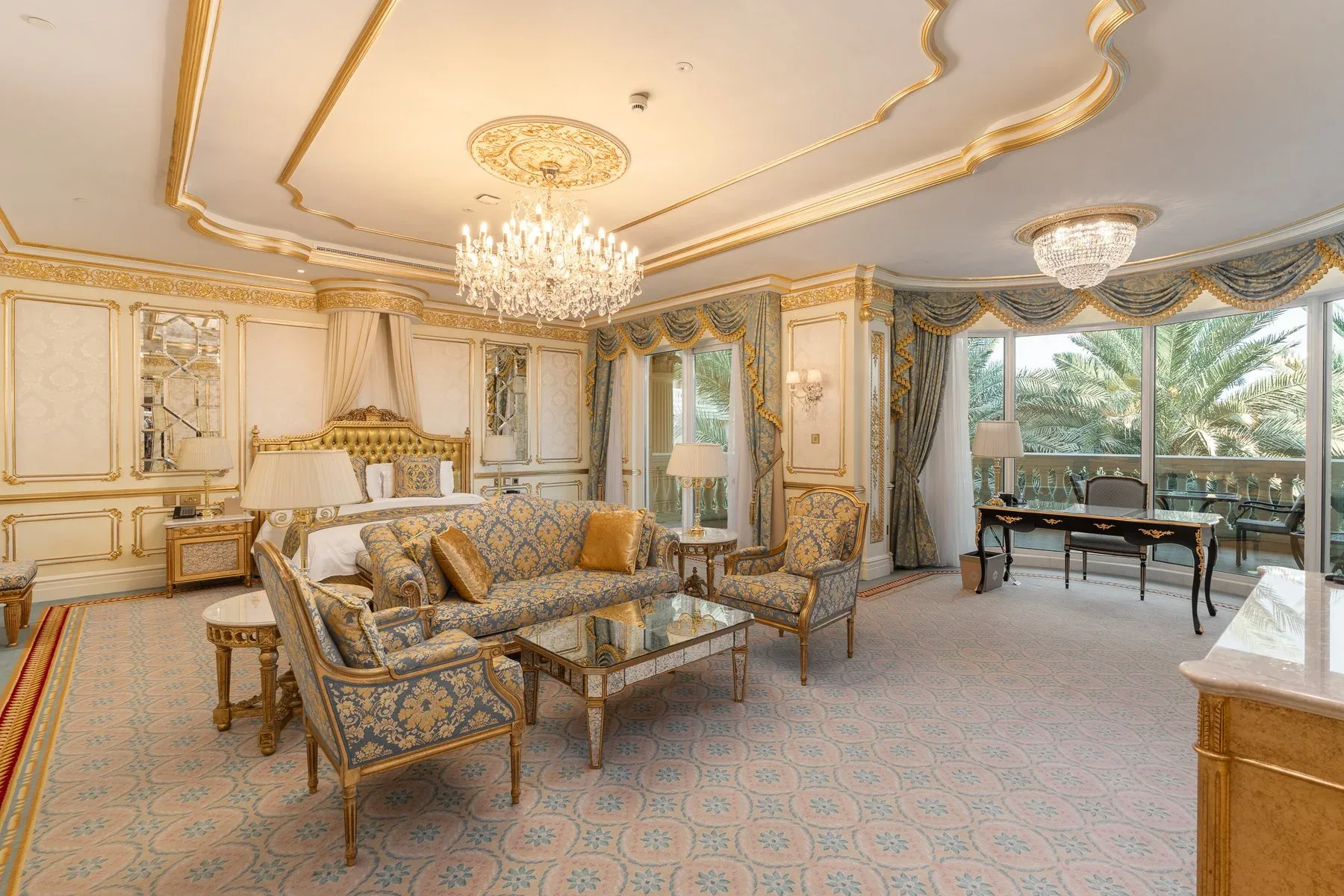 Exquisitely Designed & Furnished Villa on Palm — photograph 2