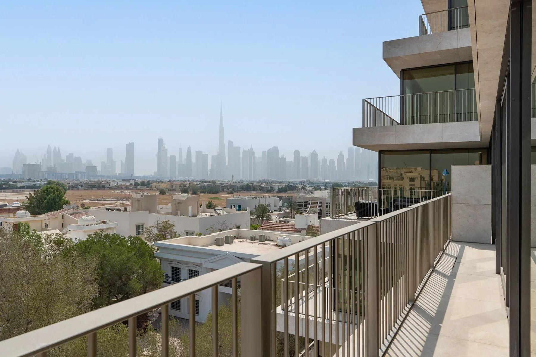 Turnkey Jumeirah Apartment With Burj Khalifa Views — photograph 1