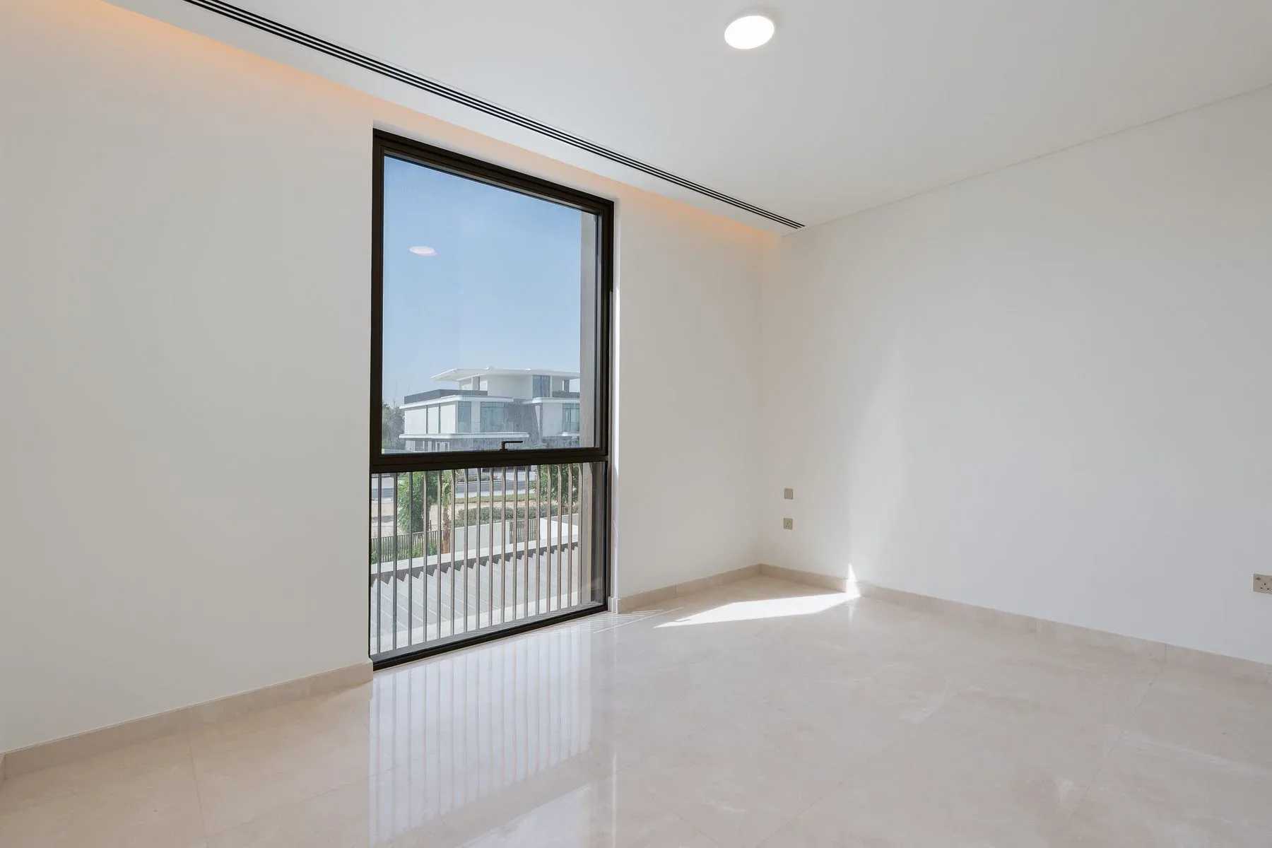 Expansive Branded Villa With Park Views in DHE — photograph 10