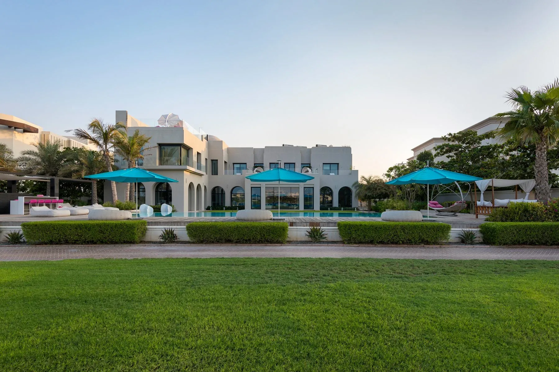 Bespoke Masterpiece in Emirates Hills — photograph 1