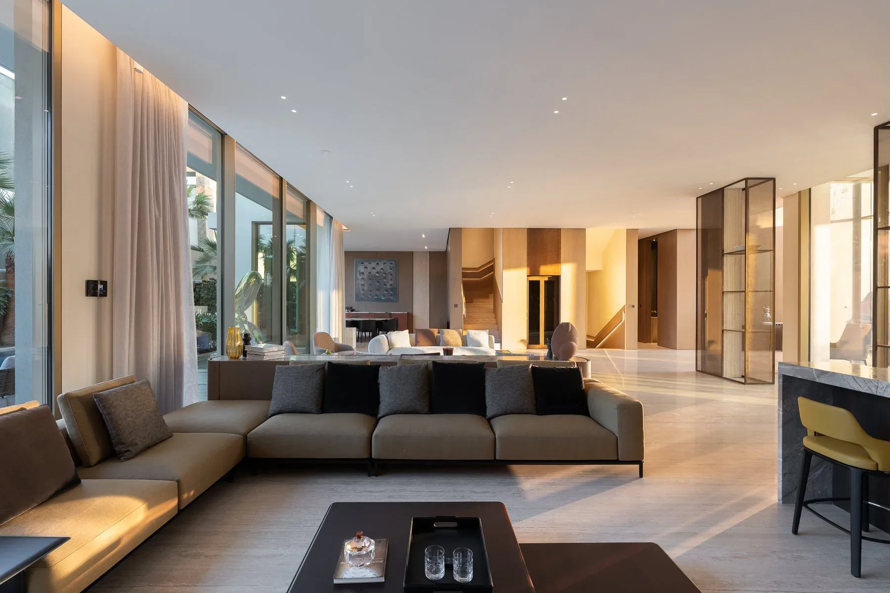 Custom La Mer Villa with Roof Terrace — photograph 5