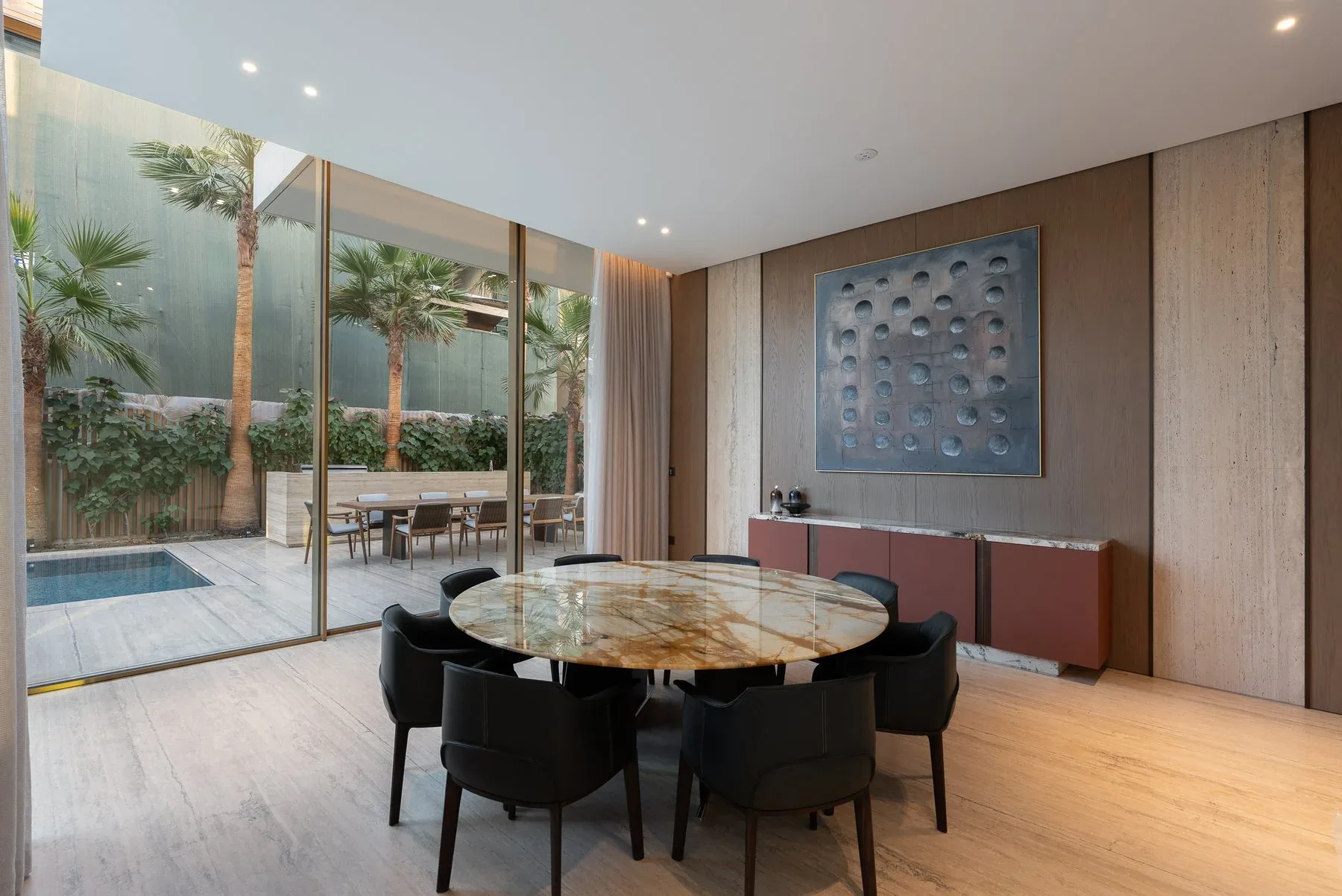 Custom La Mer Villa with Roof Terrace — photograph 4