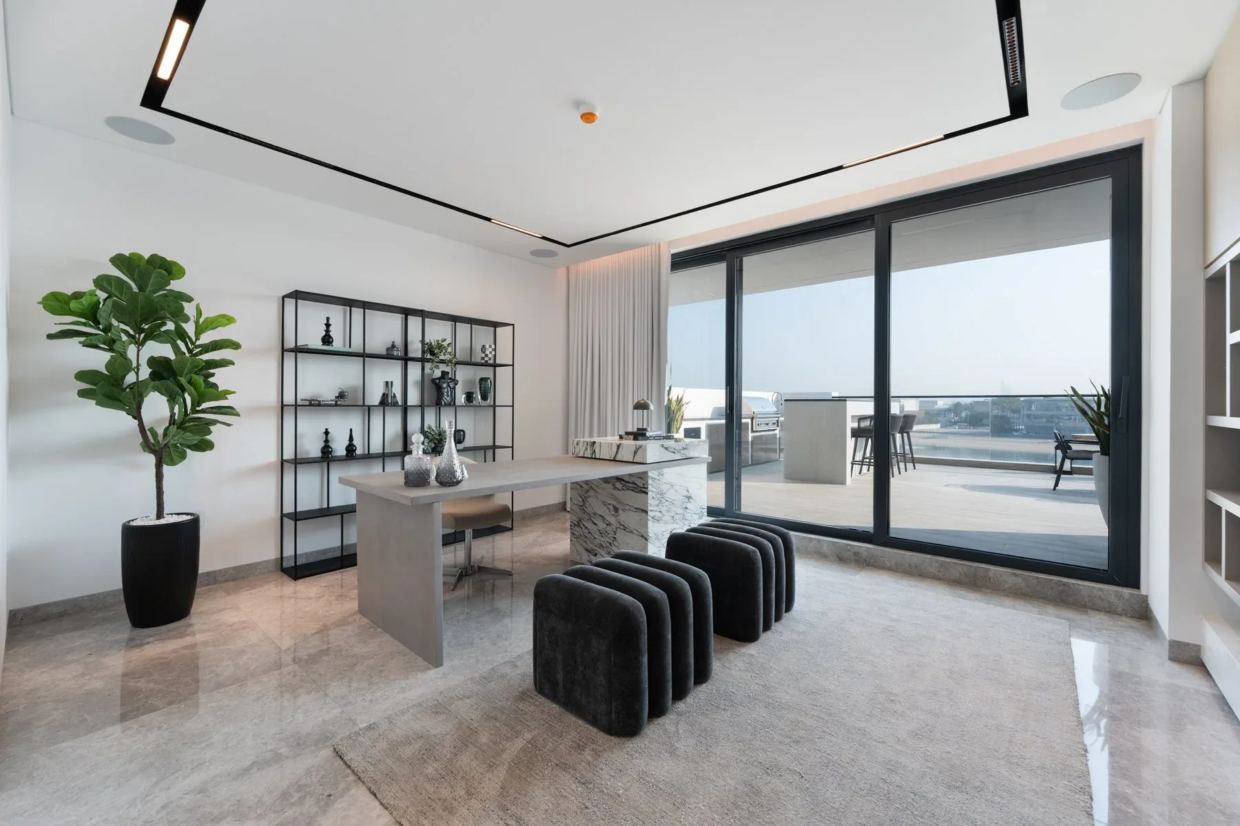 Stunning Custom-Built Modern Villa on Palm Frond — photograph 10