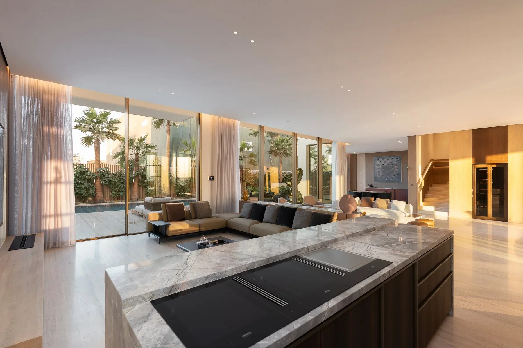 Custom La Mer Villa with Roof Terrace — photograph 8