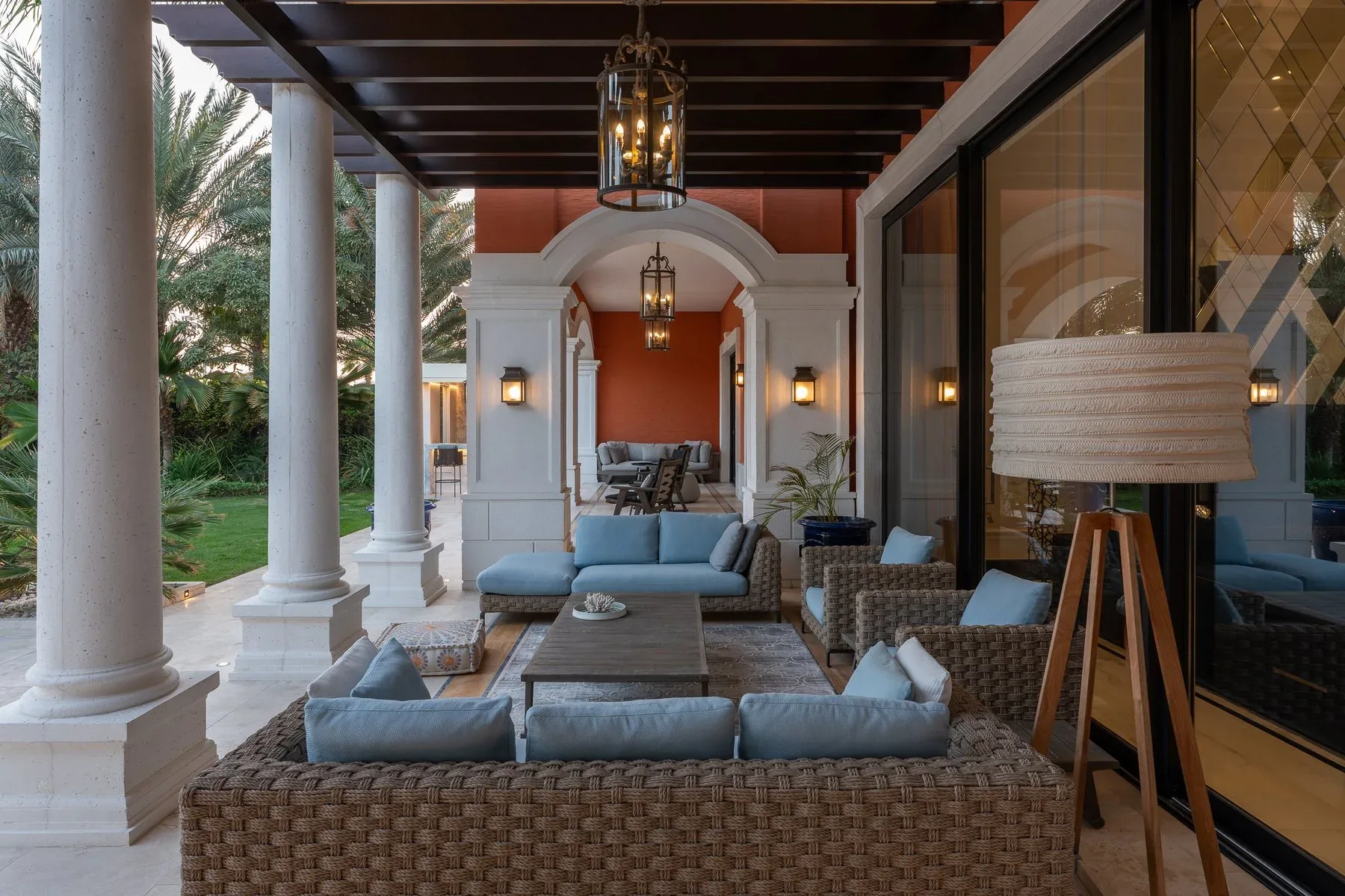 Mediterranean Waterfront Villa on Palm Jumeirah — photograph 3