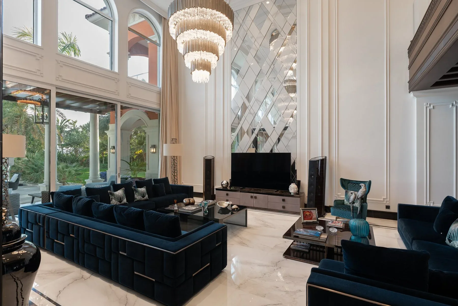 Mediterranean Waterfront Villa on Palm Jumeirah — photograph 4