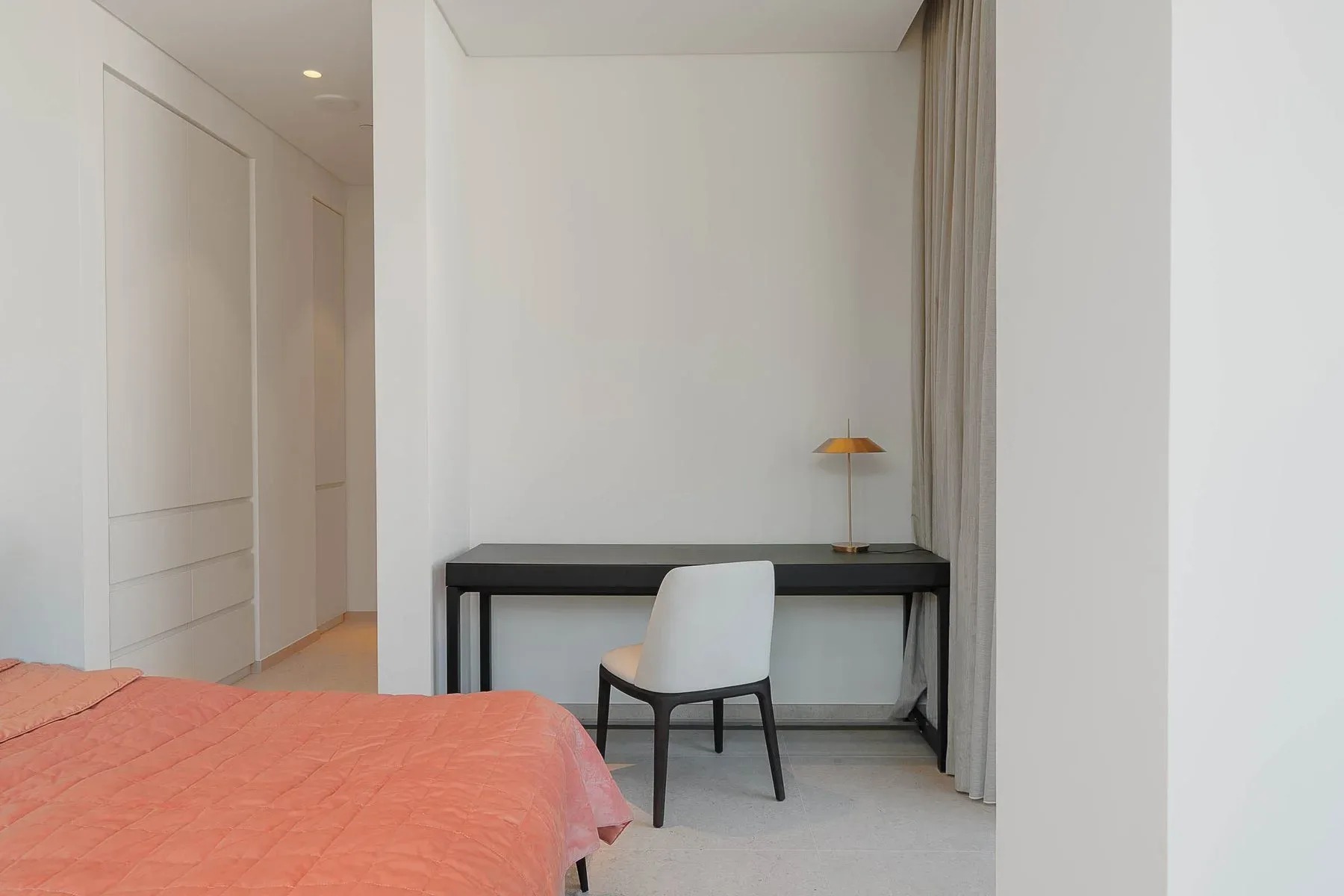 Furnished Eden House Residence on the Waterfront — photograph 10