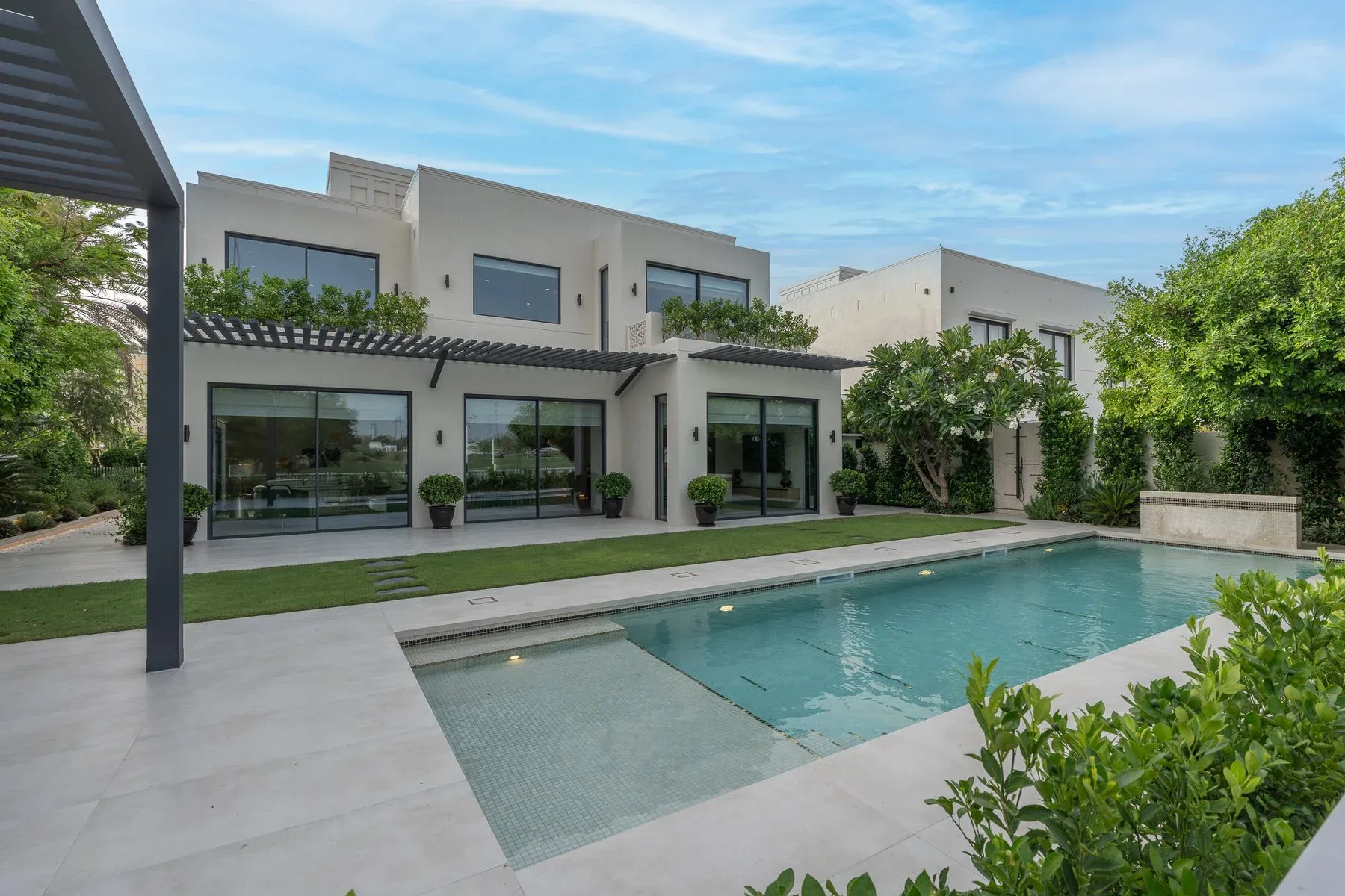 Upgraded Meadows Villa with Golf Course Views — photograph 1