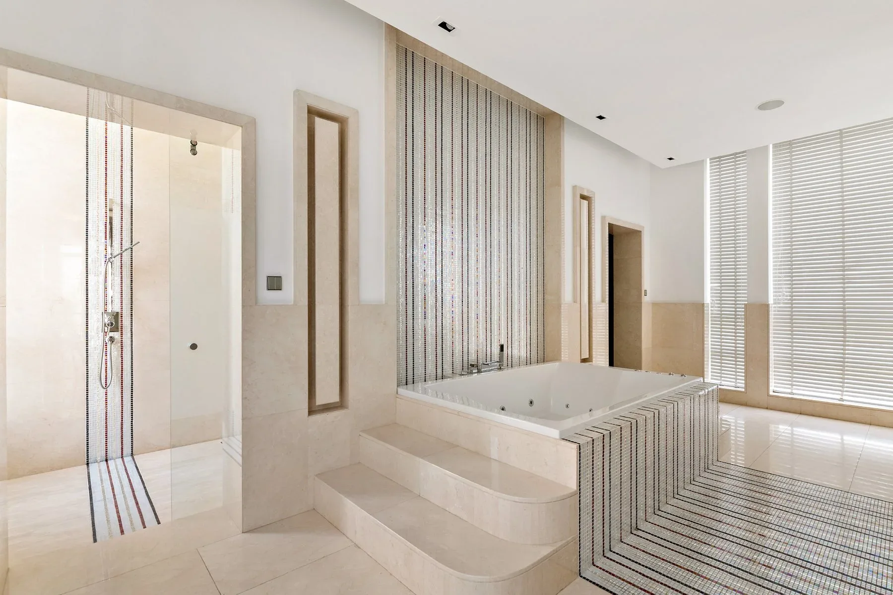 Exceptional Design Opportunity in Emirates Hills — photograph 7