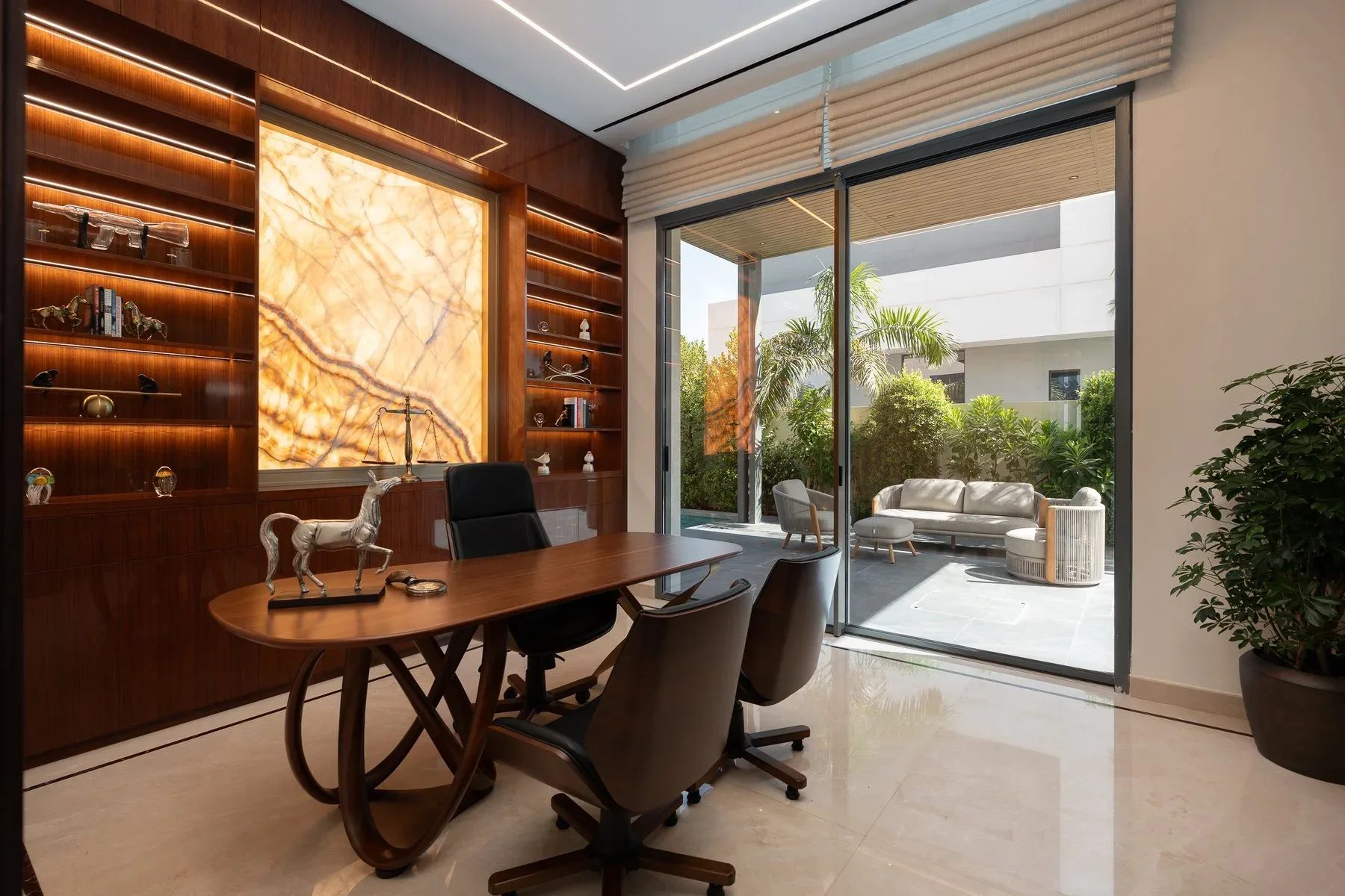 Exquisitely Designed Villa in The Fairway — photograph 10