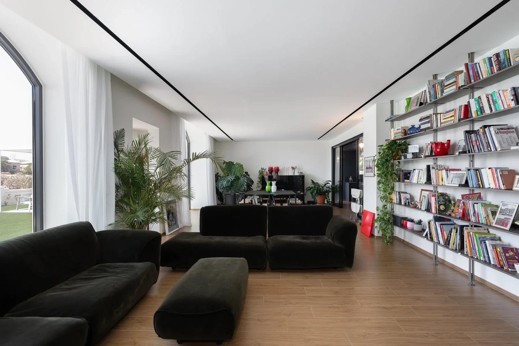 Newly Renovated Villa Overlooking Els Golf Course — photograph 5