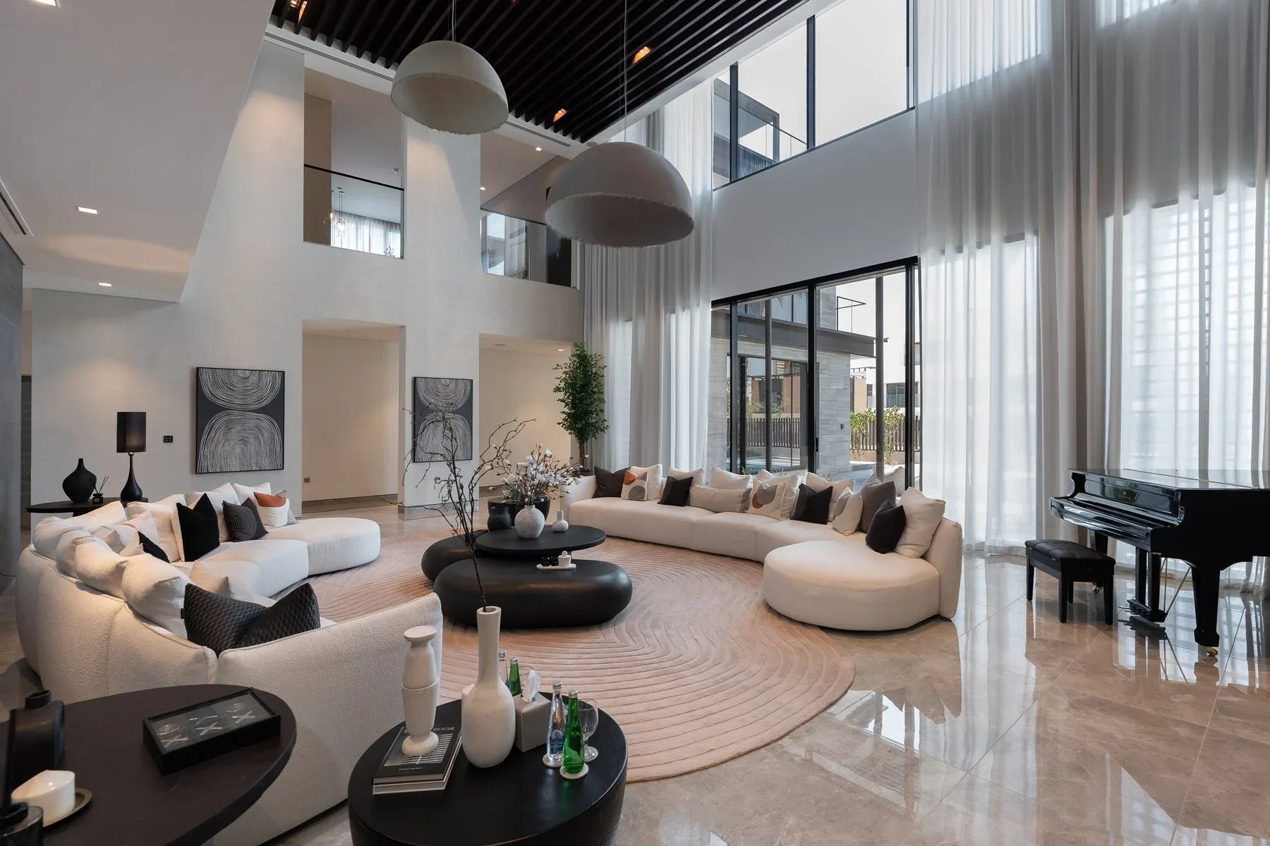 Magnificent Zen Villa in Sierra Views — photograph 4