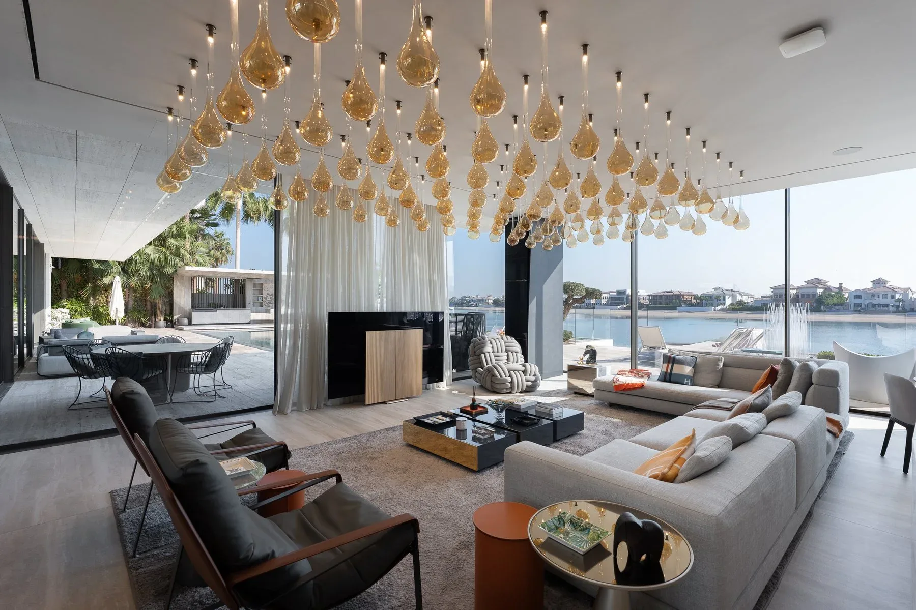 Signature Villa with Distinctively Styled Interiors — photograph 2