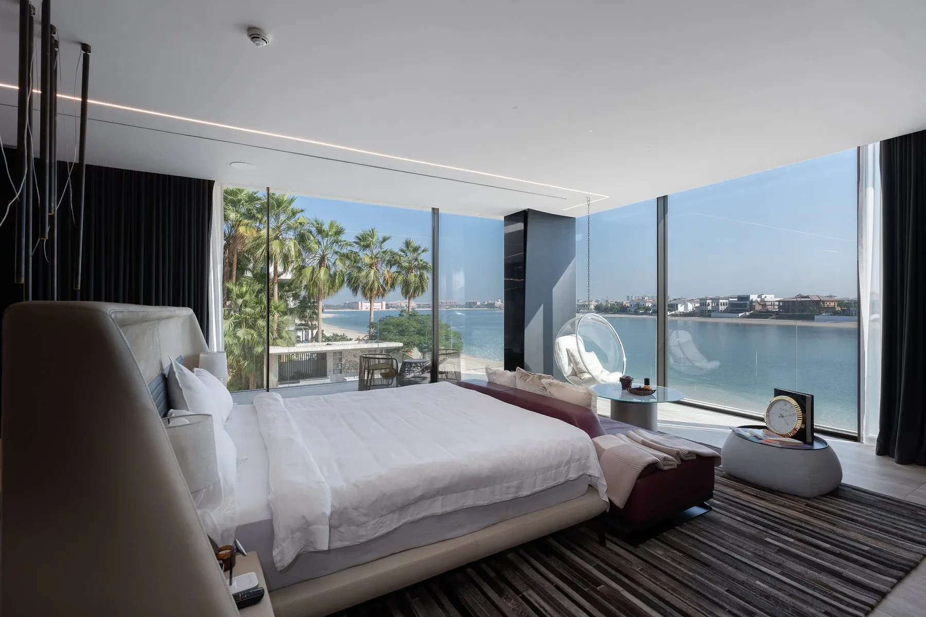 Signature Villa with Distinctively Styled Interiors — photograph 5