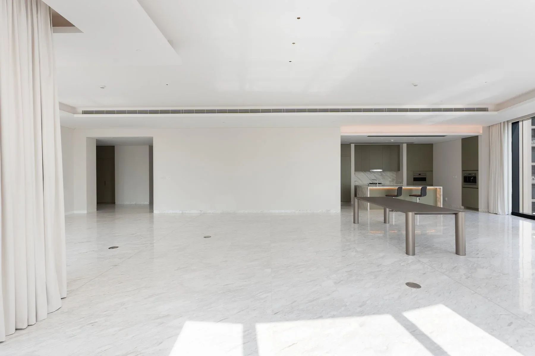 Half-Floor Penthouse in Downtown’s Opera District — photograph 4