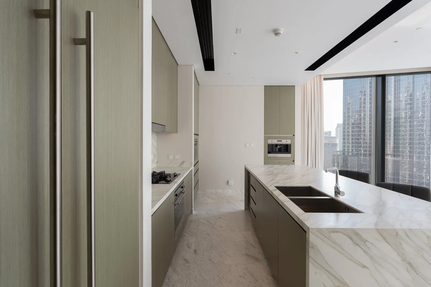 Half-Floor Penthouse in Downtown’s Opera District — photograph 7