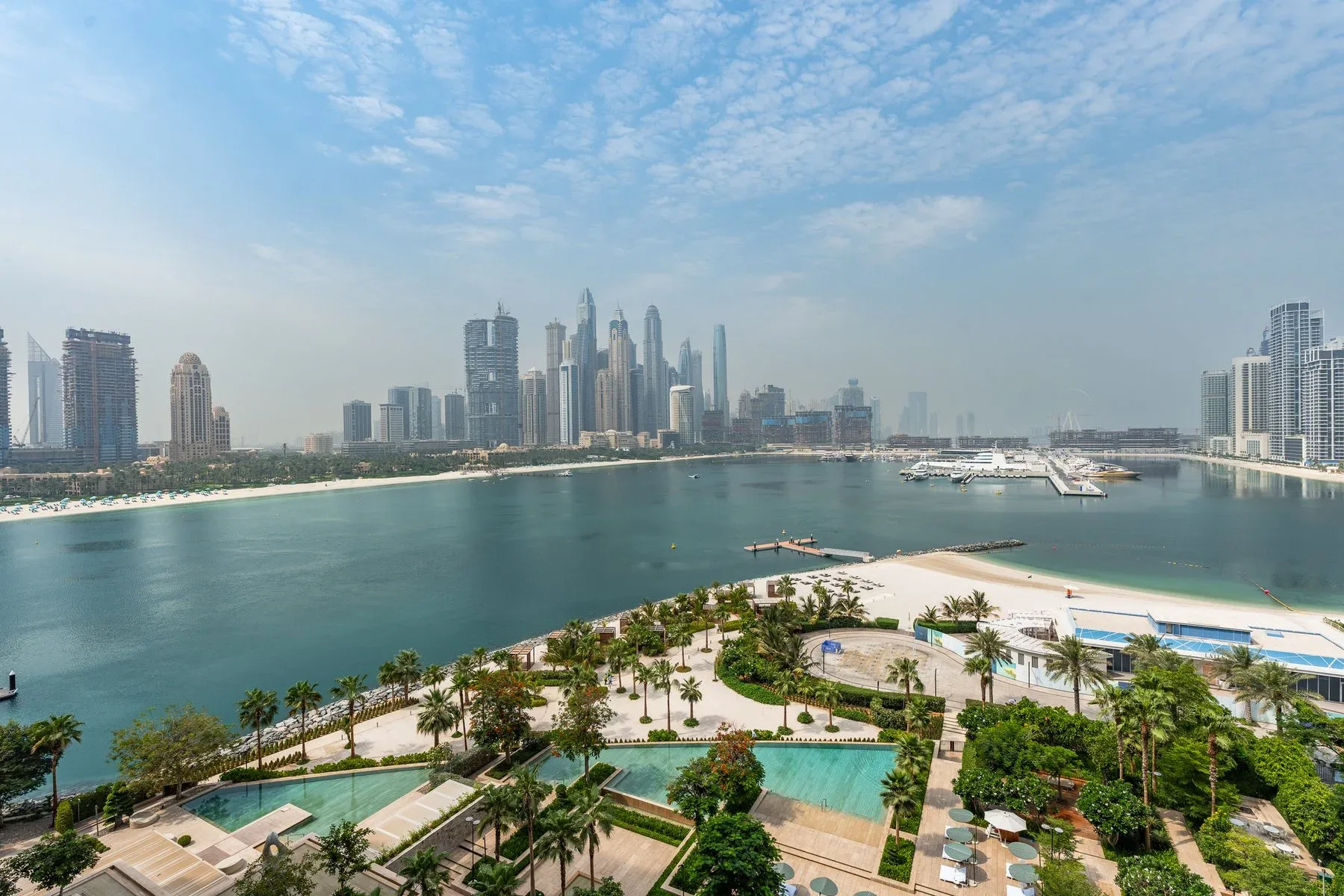 Voluminous Seafacing Apartment on Palm Jumeirah — photograph 4