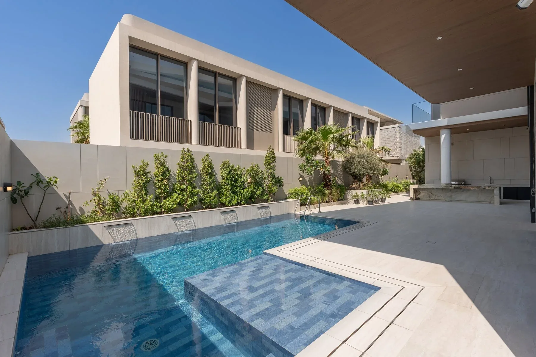 Brand New Villa with Expansive Interiors — photograph 4