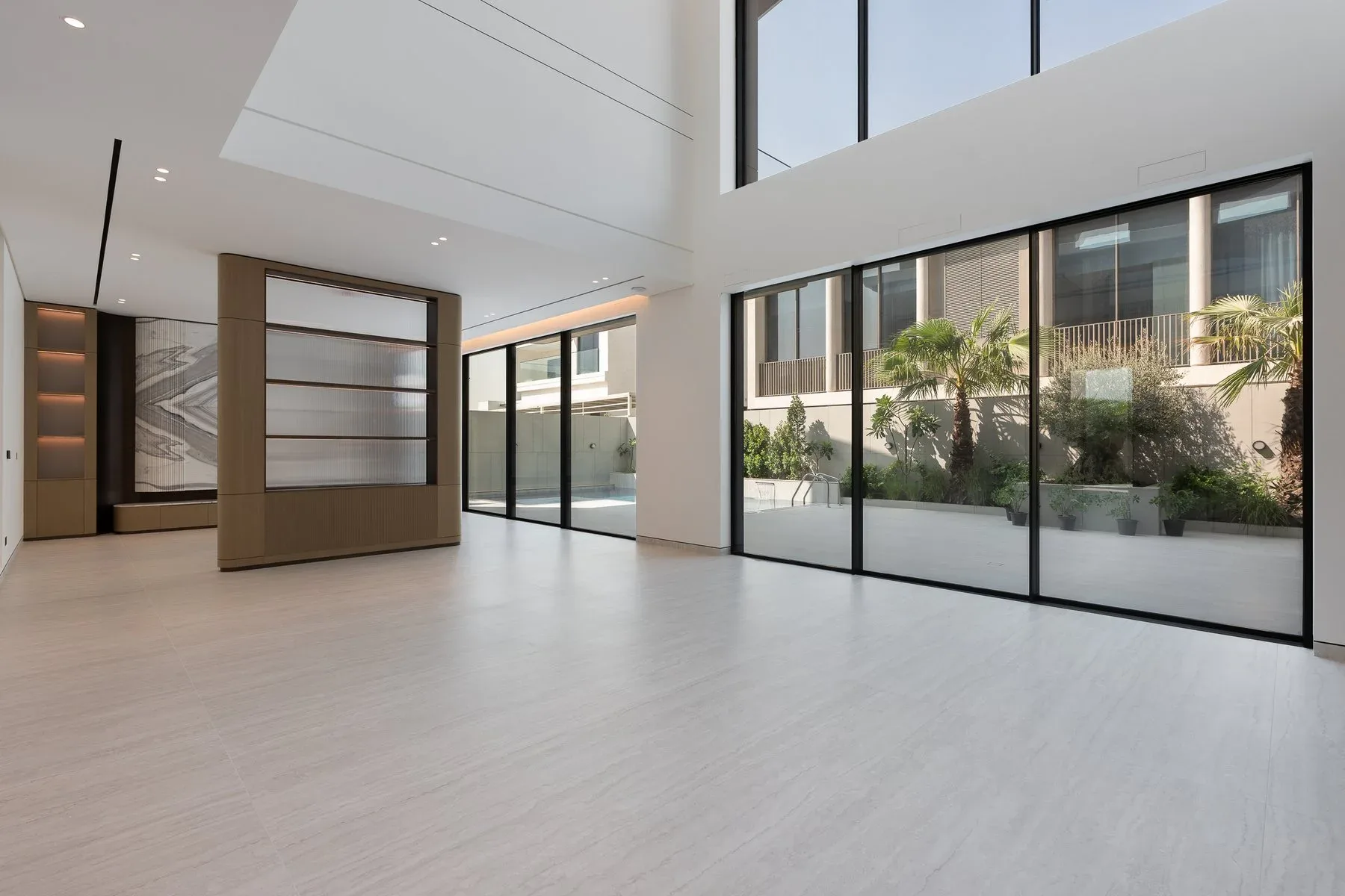 Brand New Villa with Expansive Interiors — photograph 10
