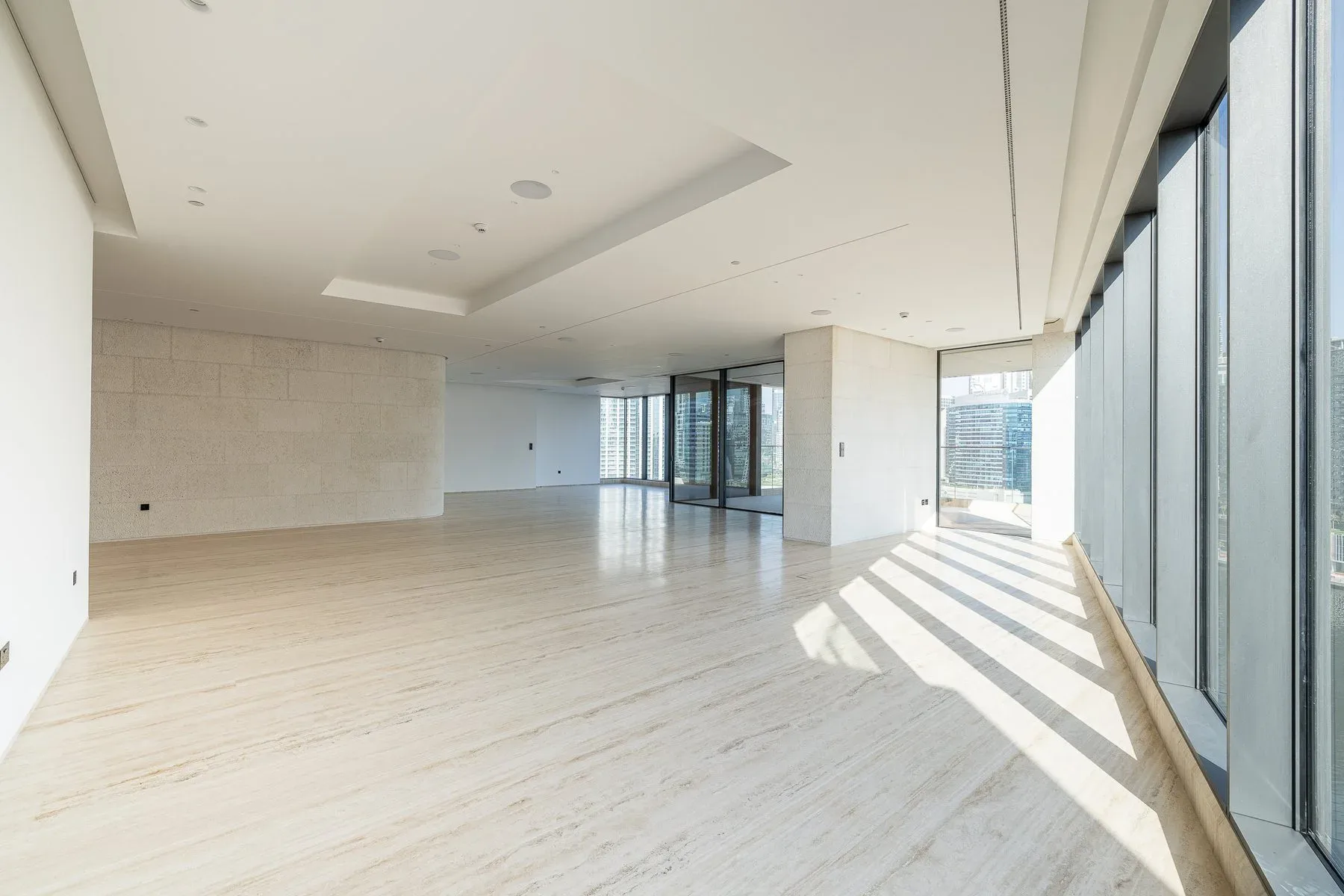 Volante II Apartment with Direct Burj Khalifa View — photograph 2