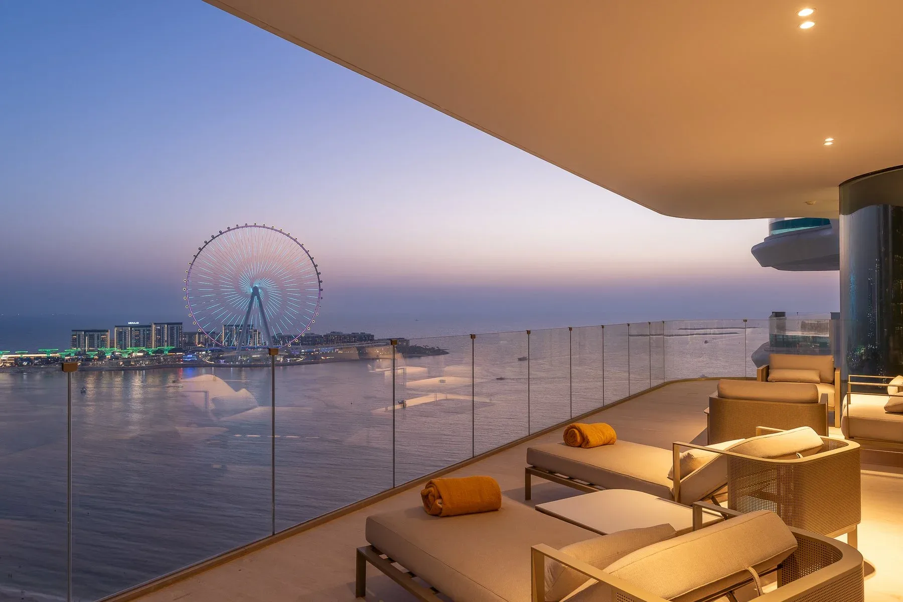 Turnkey Beachfront Apartment on High Floor in JBR — photograph 1