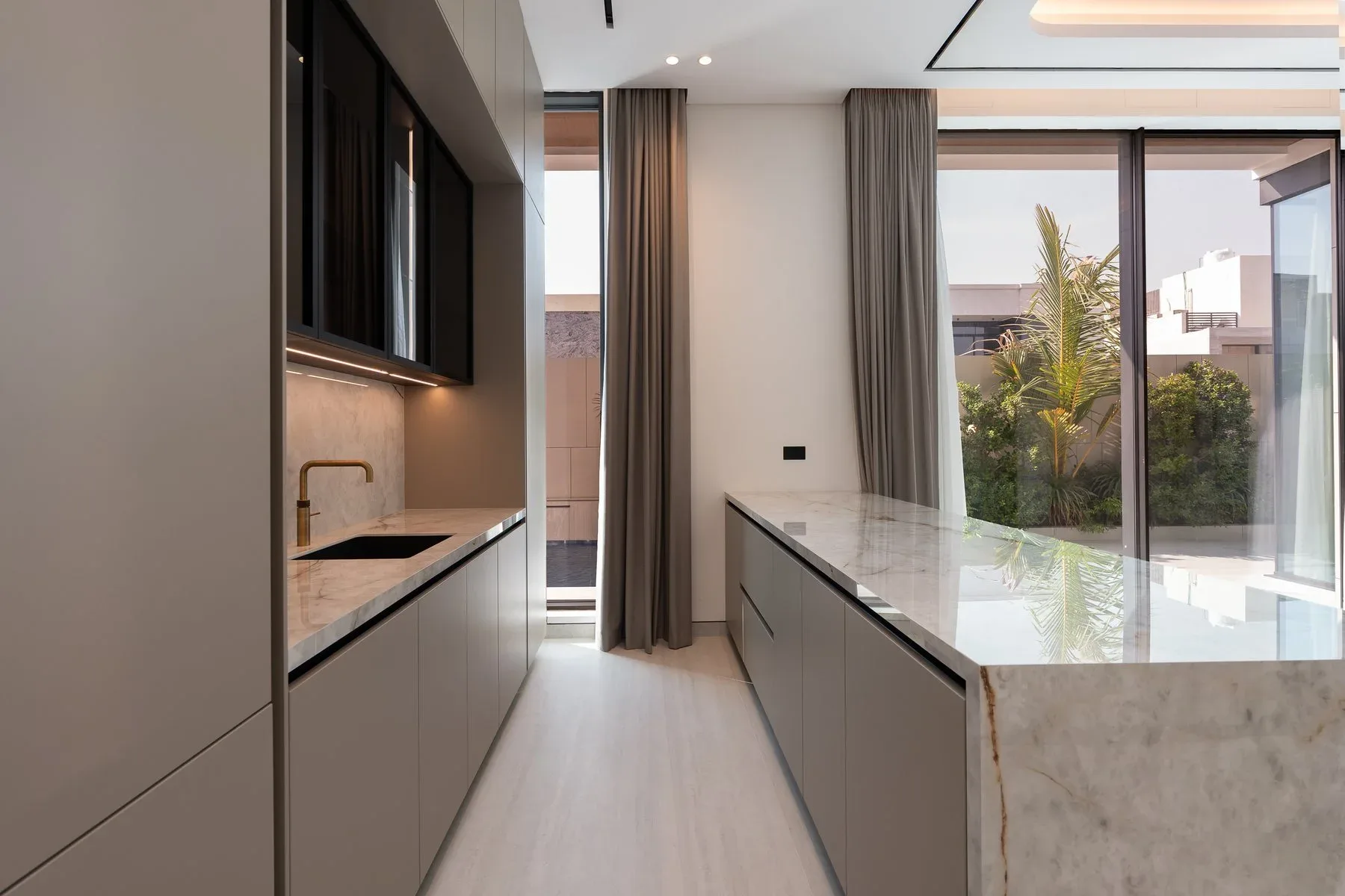 Expansive Villa with Private Lift in Nad Al Sheba — photograph 7