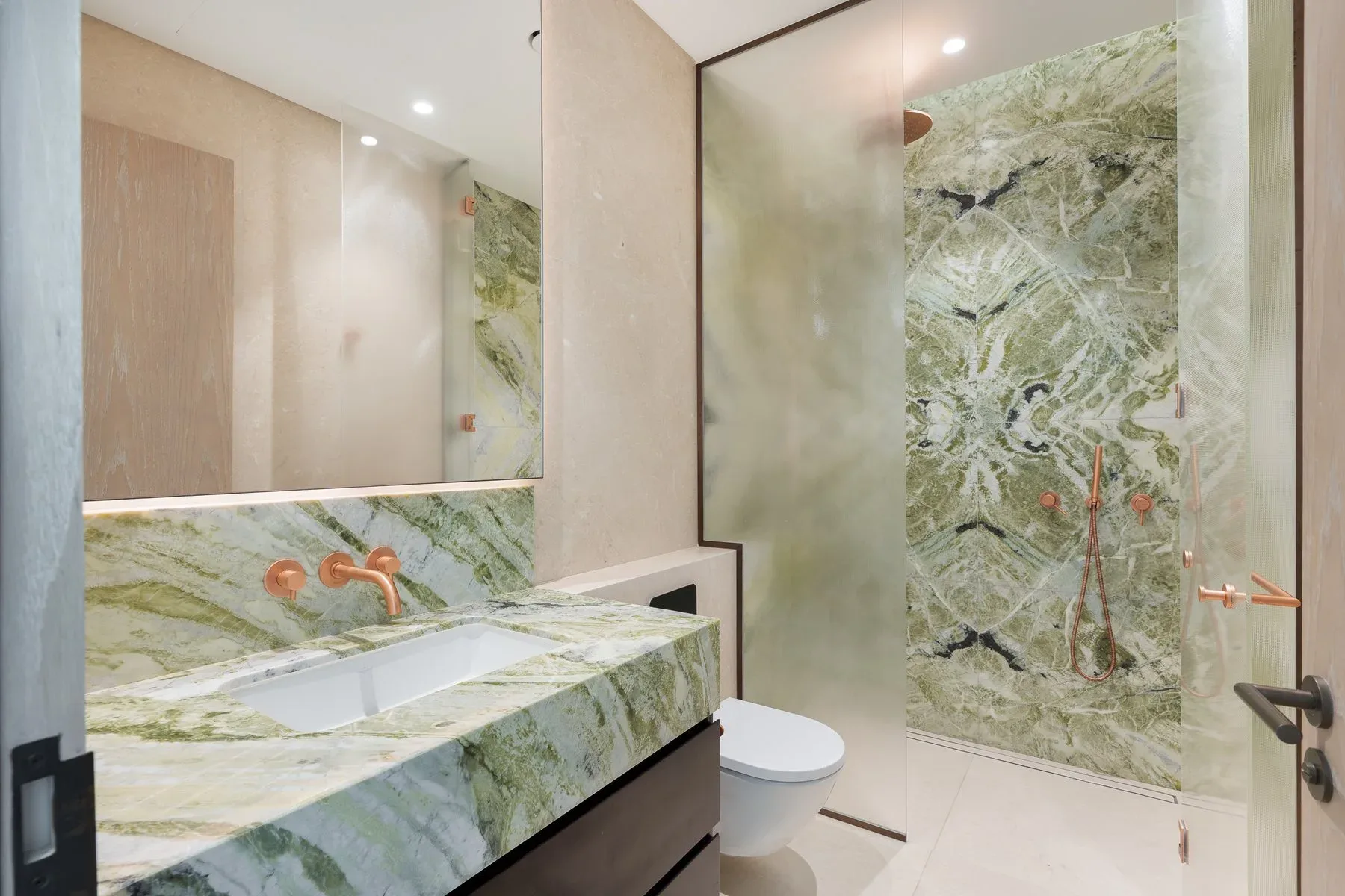 Exquisite Branded Apartment on Palm Jumeirah — photograph 7