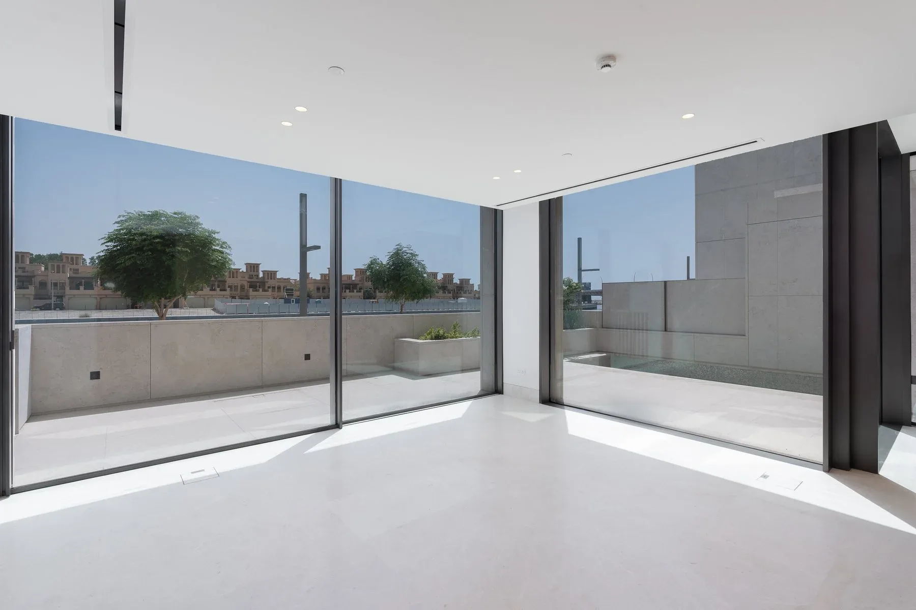 Modern Waterfront Duplex in Jumeirah — photograph 3