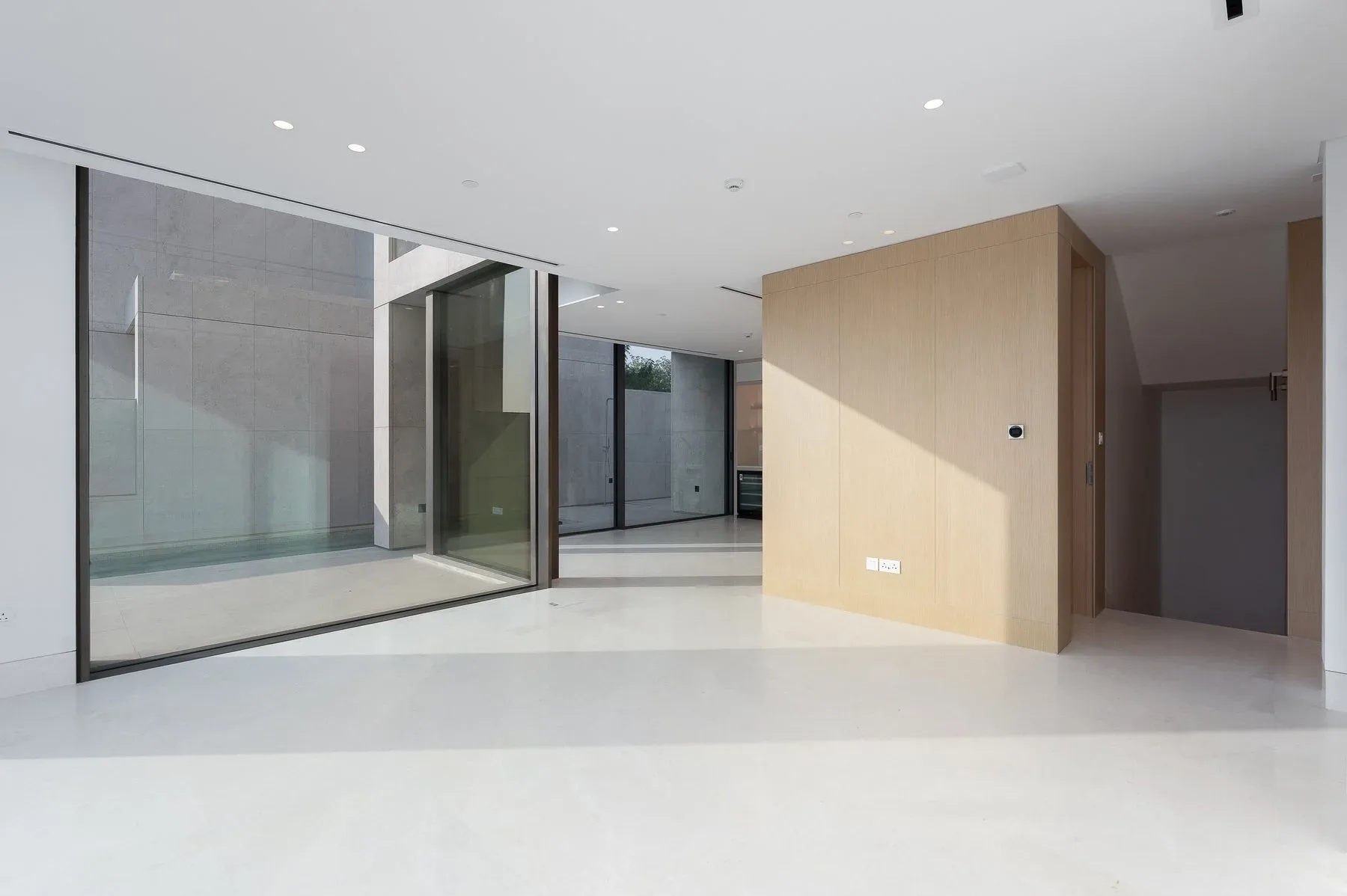 Modern Waterfront Duplex in Jumeirah — photograph 6