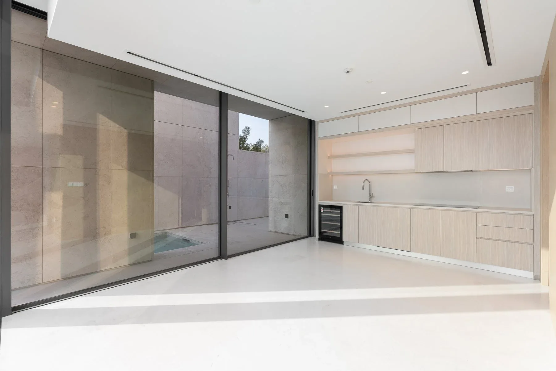 Modern Waterfront Duplex in Jumeirah — photograph 5