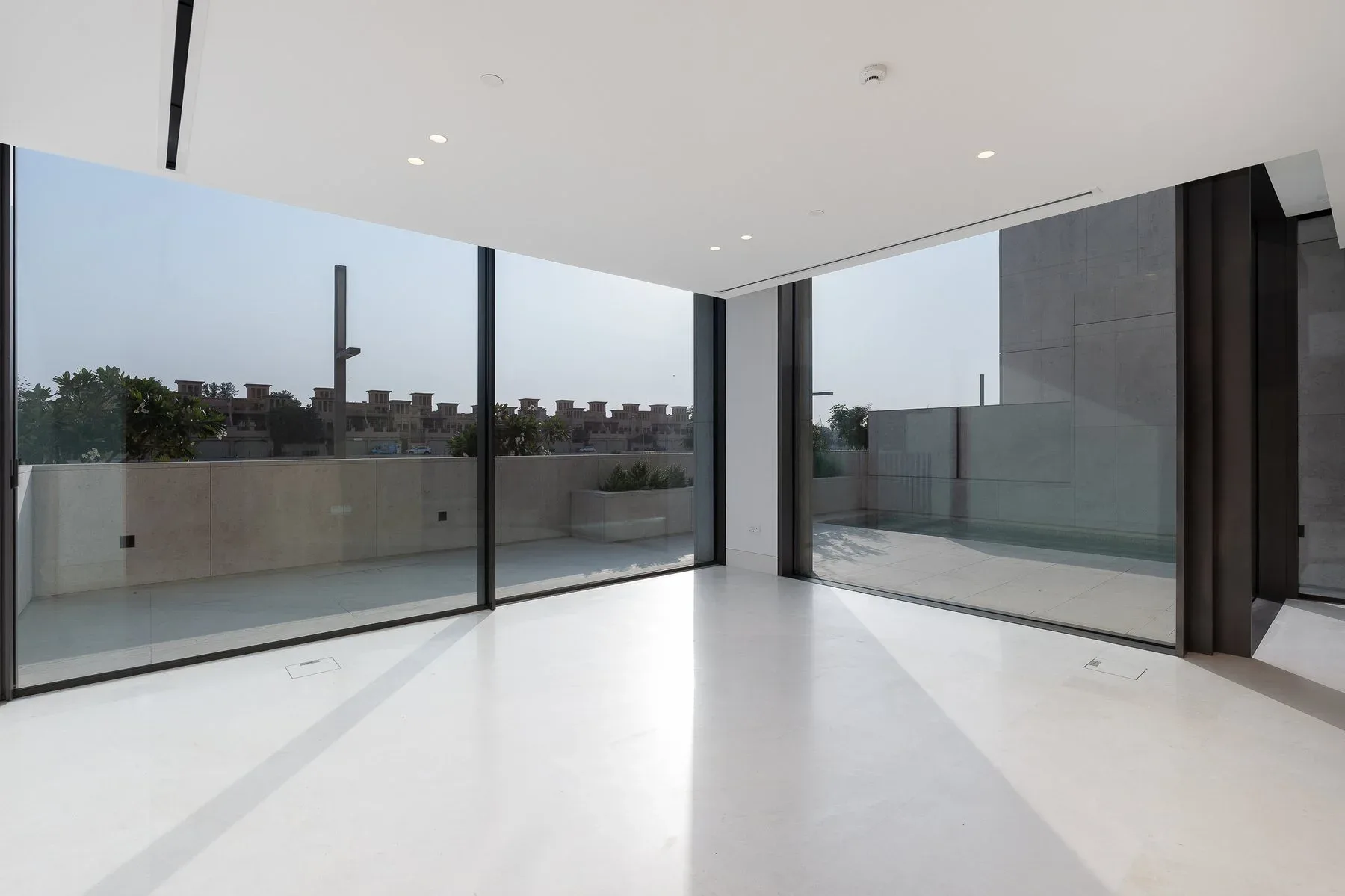 Modern Waterfront Duplex in Jumeirah — photograph 7