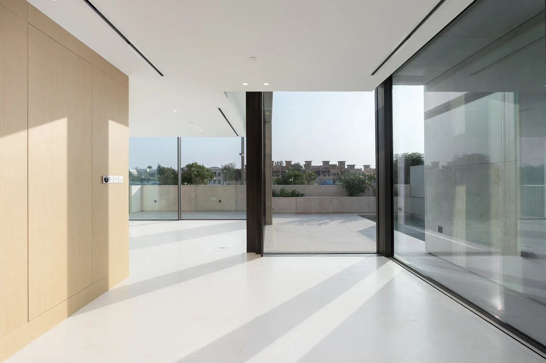 Modern Waterfront Duplex in Jumeirah — photograph 10