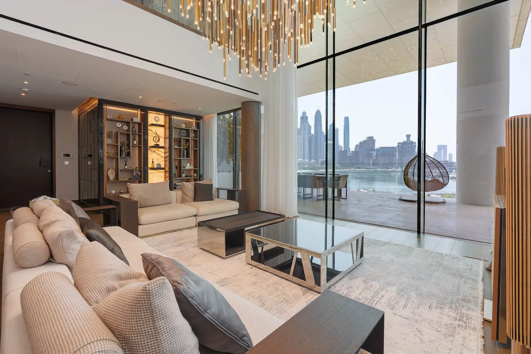 Corner Duplex with Dubai Marina and Harbour Views — photograph 1