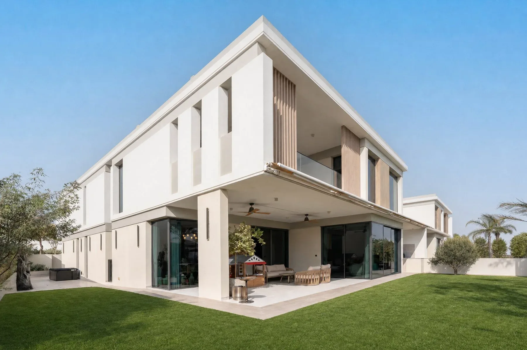 Vast Tilal Al Ghaf Villa with Elegant Upgrades — photograph 3
