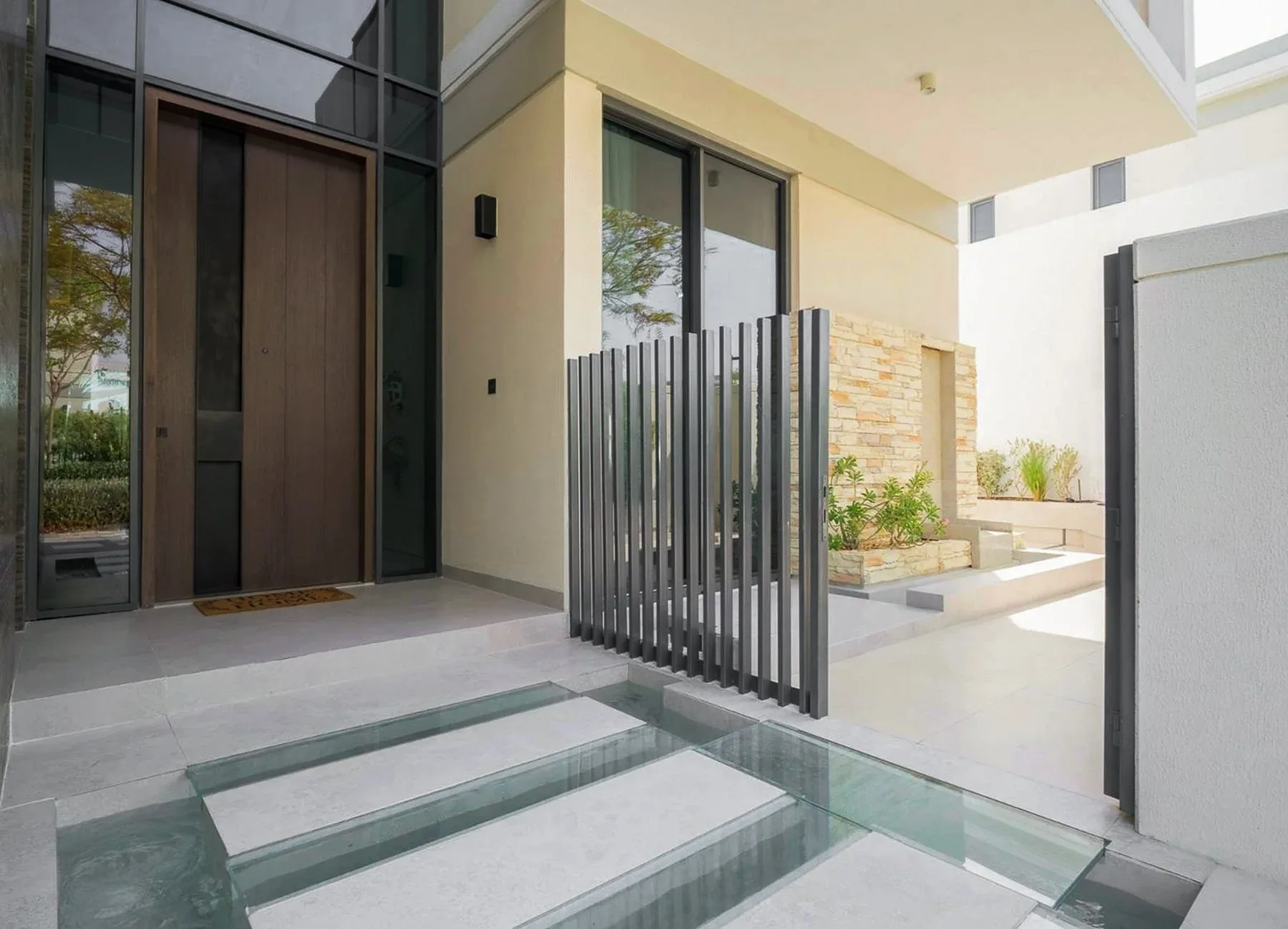Vast Tilal Al Ghaf Villa with Elegant Upgrades — photograph 6