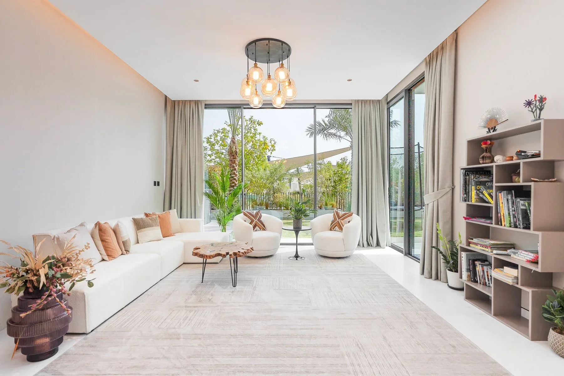 Vast Tilal Al Ghaf Villa with Elegant Upgrades — photograph 8