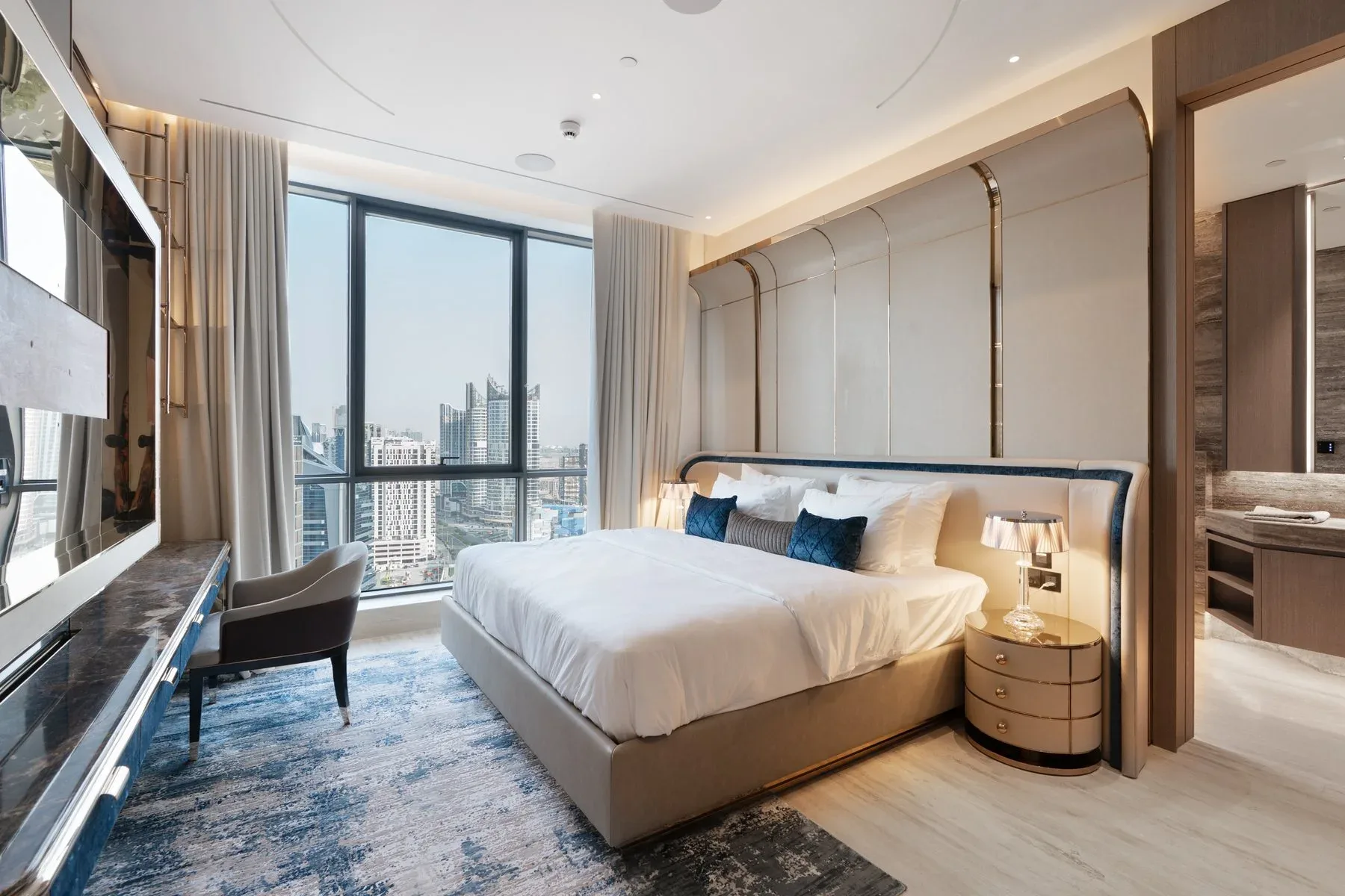 Spectacular Apartment With Burj Khalifa Views — photograph 9