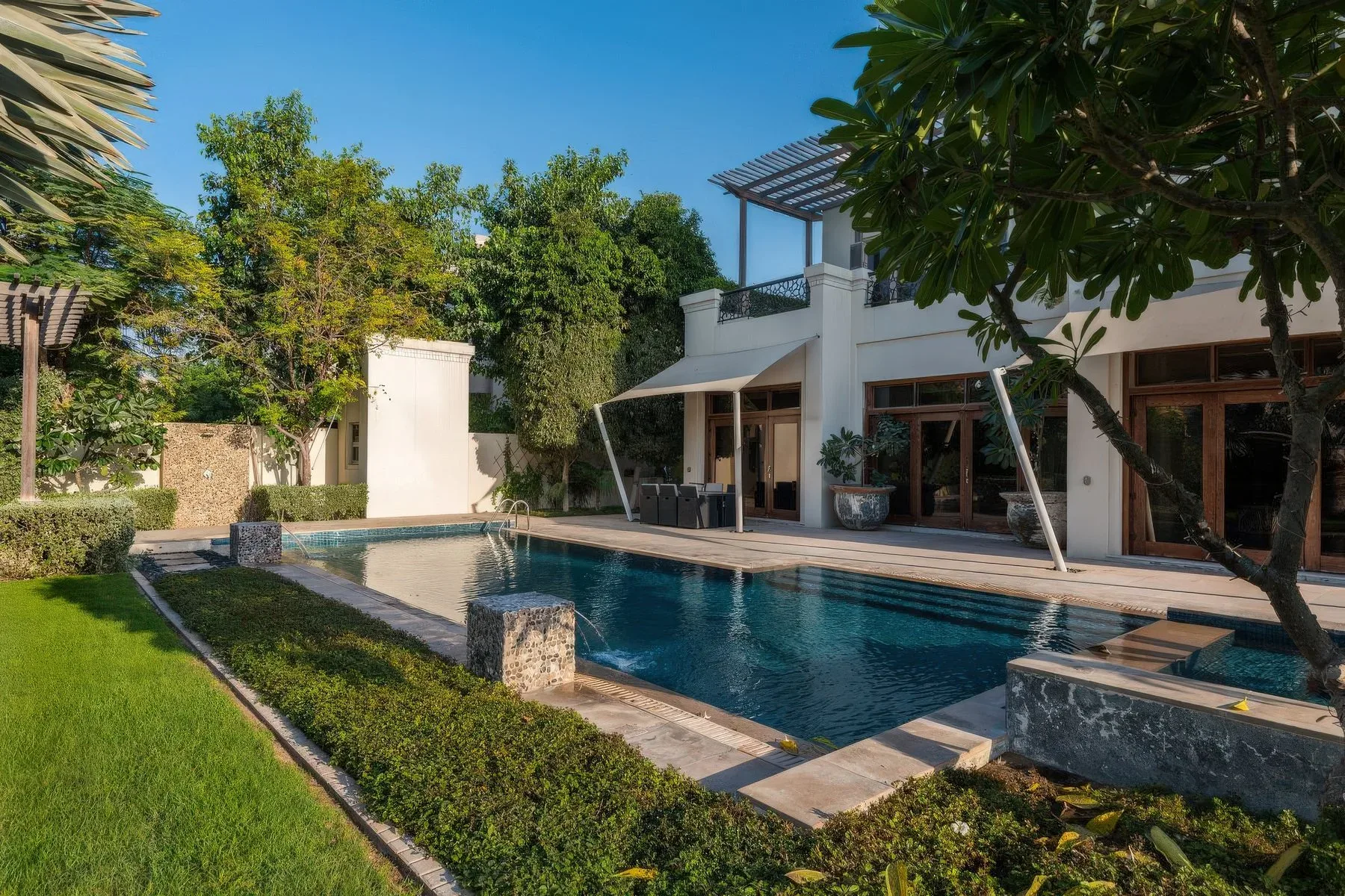 Bromellia Villa with Extended Plot in Al Barari — photograph 2