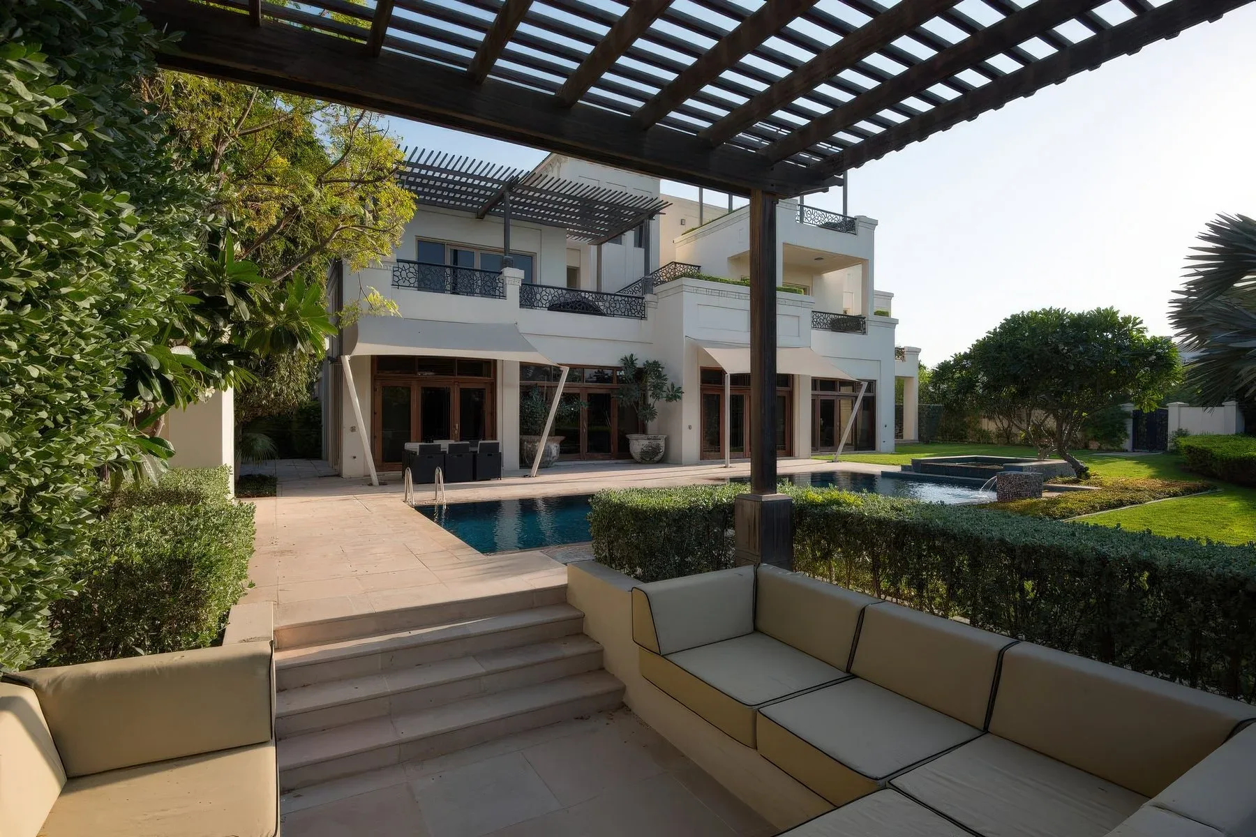 Bromellia Villa with Extended Plot in Al Barari — photograph 5