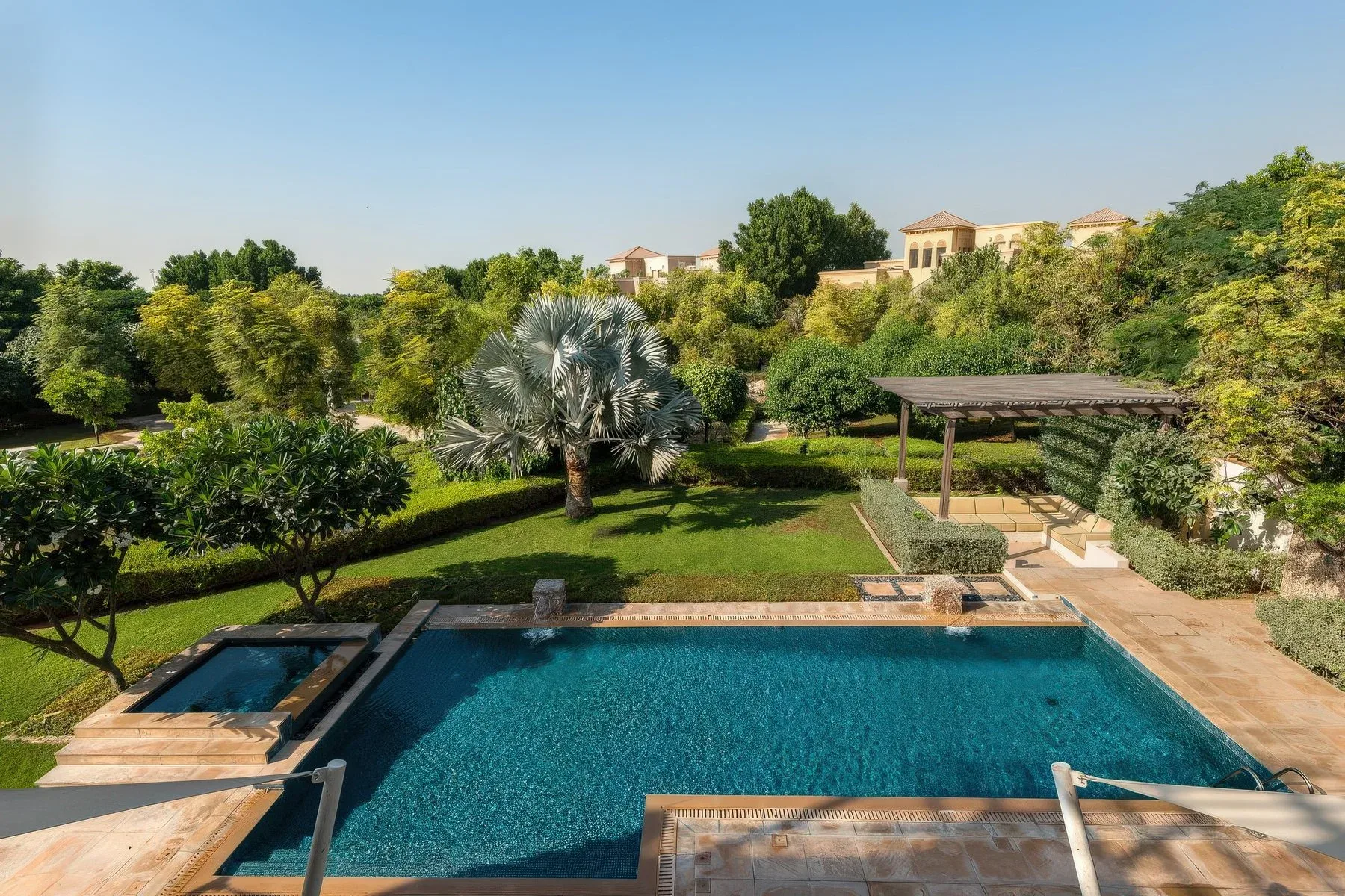 Bromellia Villa with Extended Plot in Al Barari — photograph 9