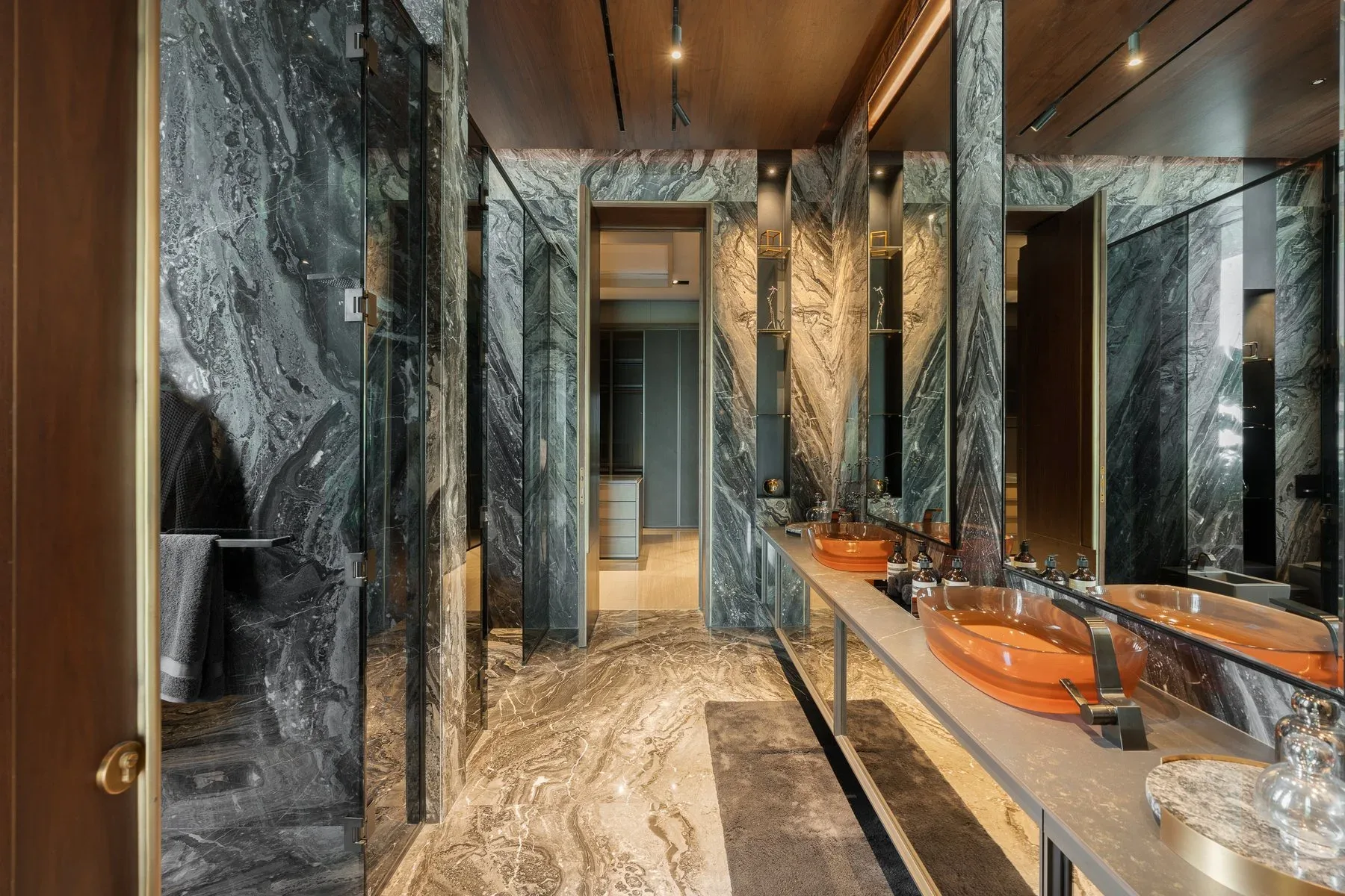 One-of-a-Kind Villa in Emerald Hills — photograph 9
