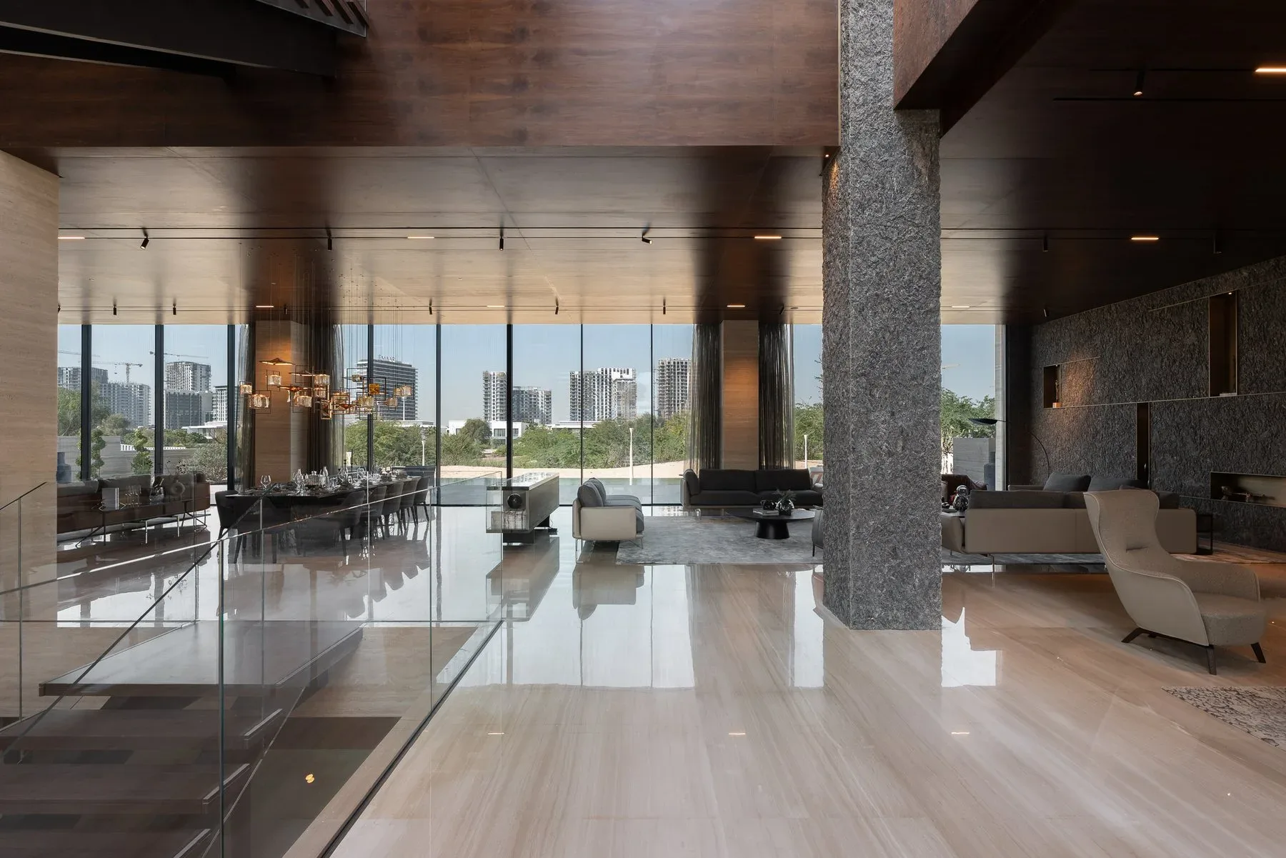 One-of-a-Kind Villa in Emerald Hills — photograph 10