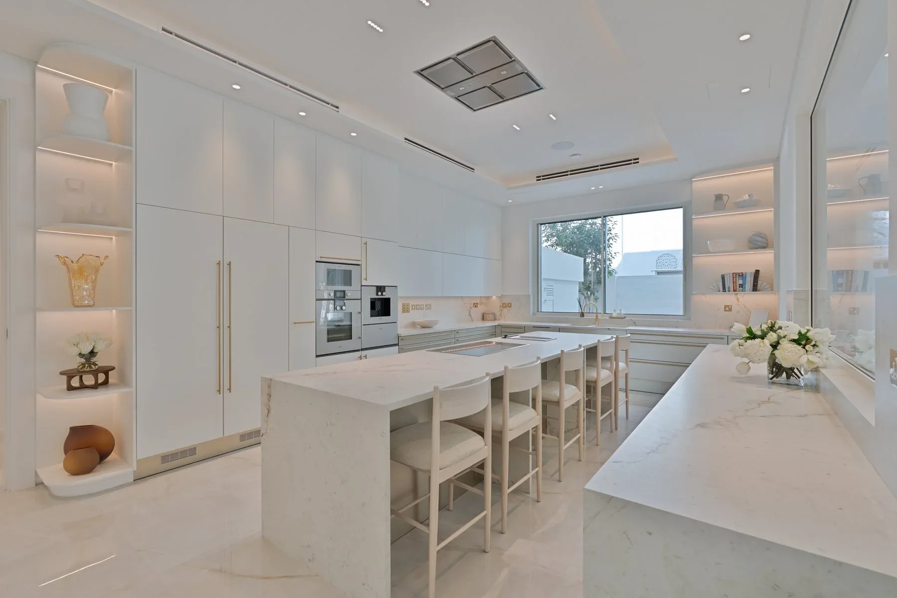 Six-Bedroom Designer Villa in Al Barari — photograph 6
