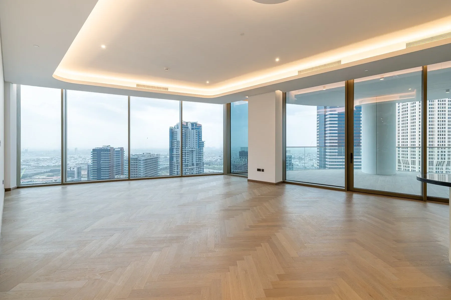 Brand New Contemporary Apartment In Business Bay — photograph 1