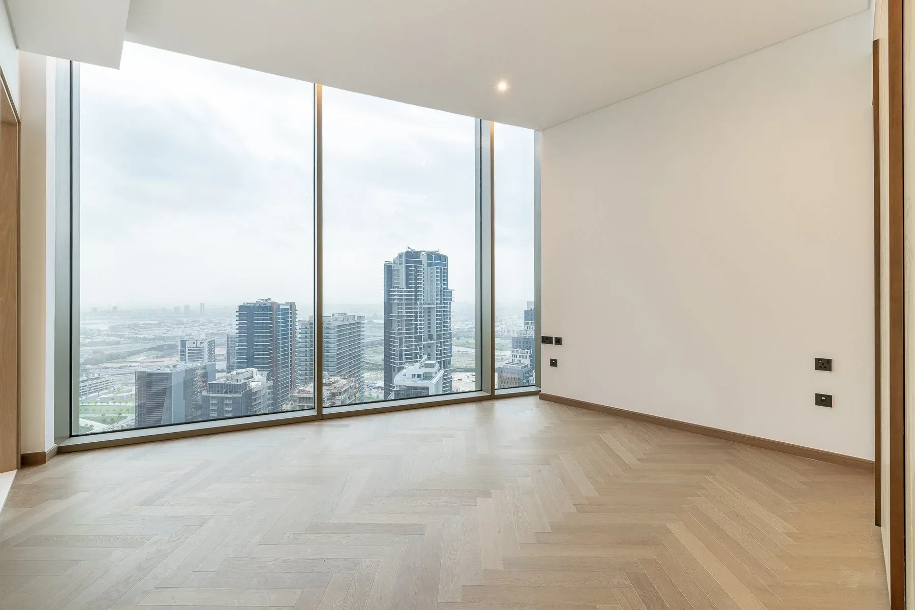 Brand New Contemporary Apartment In Business Bay — photograph 6