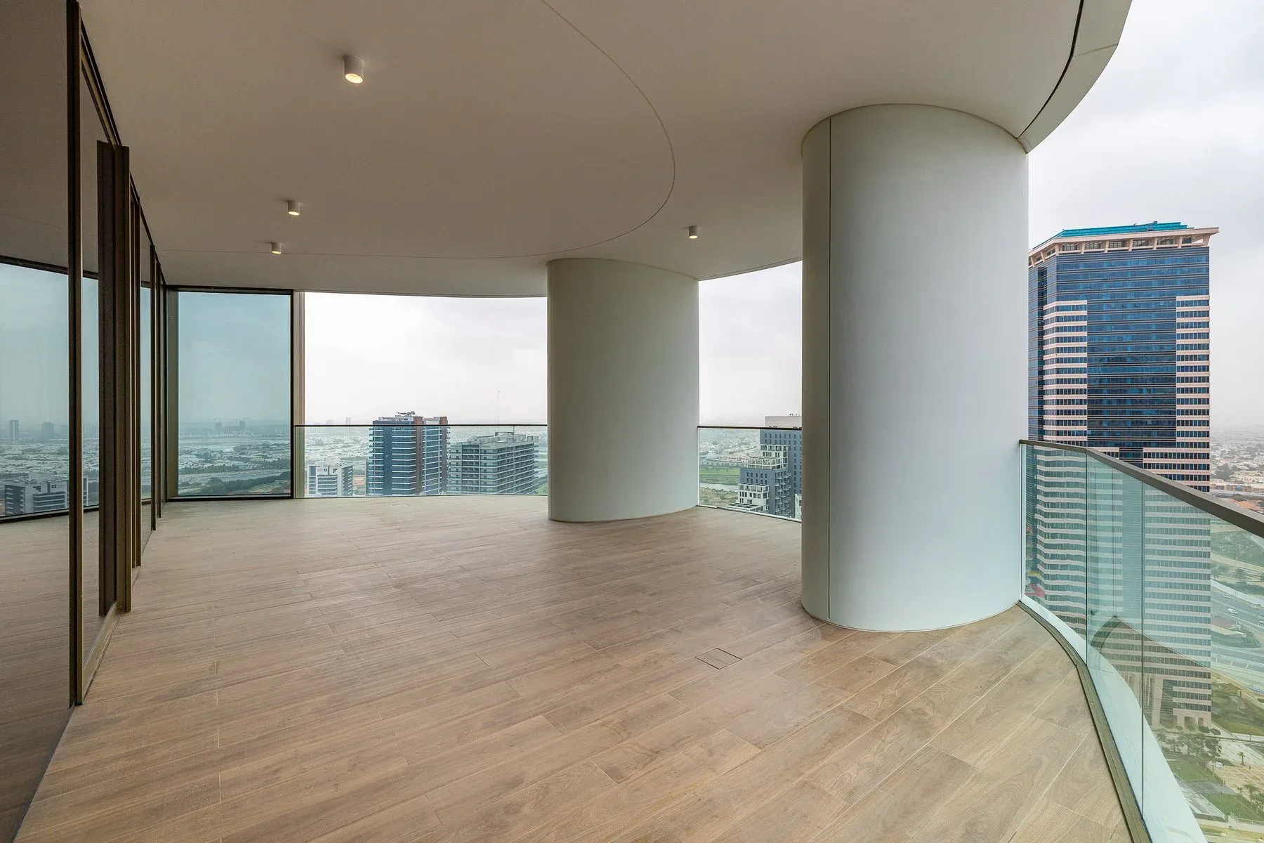 Brand New Contemporary Apartment In Business Bay — photograph 7