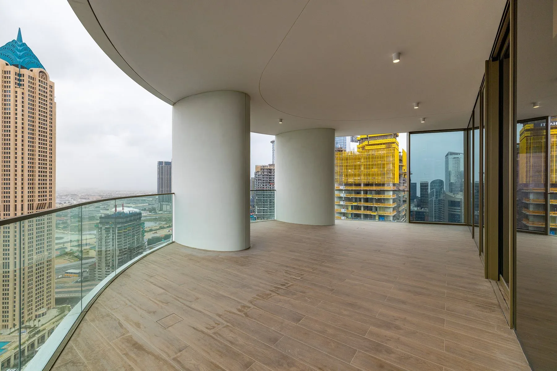 Brand New Contemporary Apartment In Business Bay — photograph 10