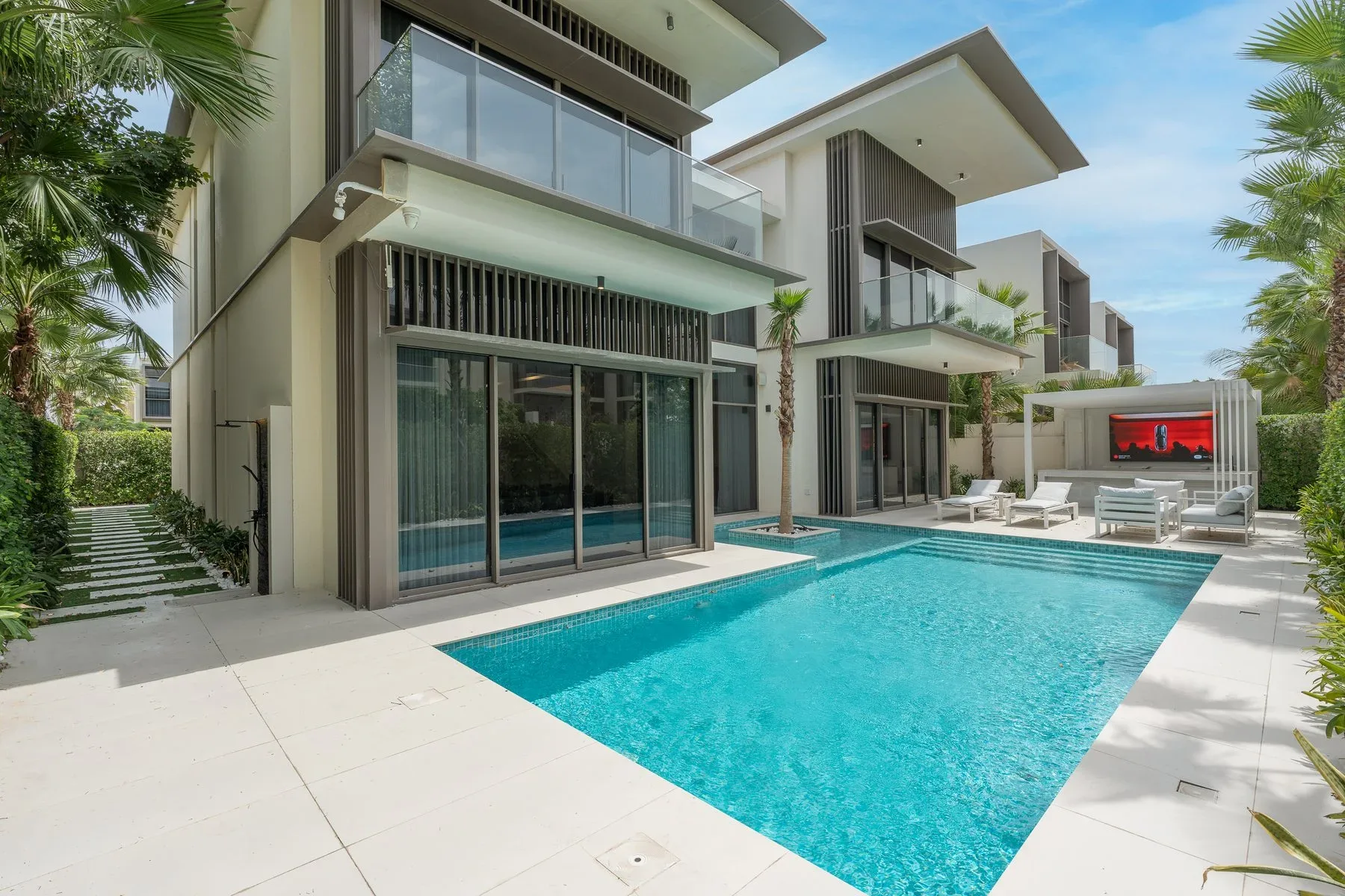Sophisticated Turnkey Home in Dubai Hills Estate — photograph 1
